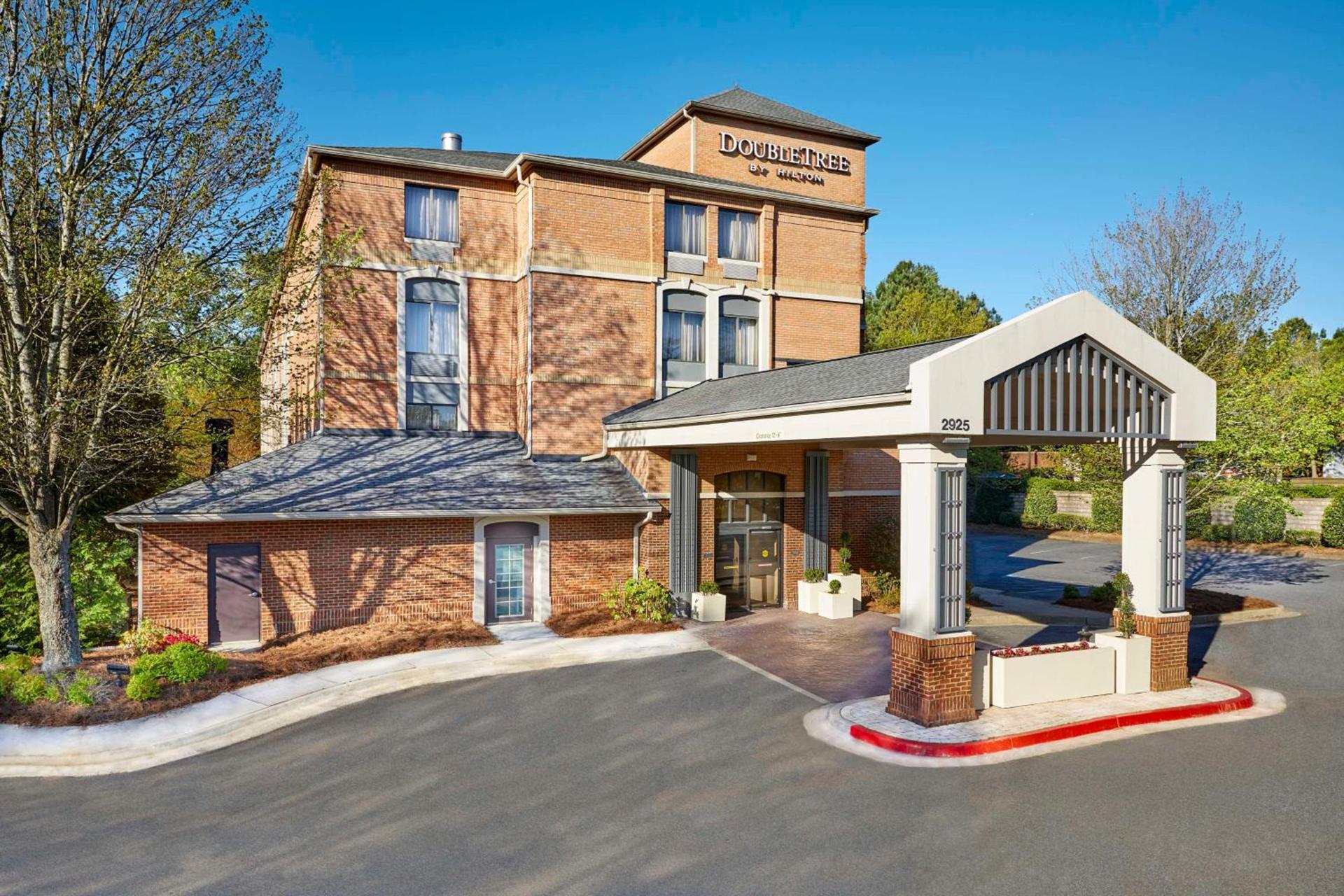 DoubleTree by Hilton Atlanta Alpharetta-Windward photo 1