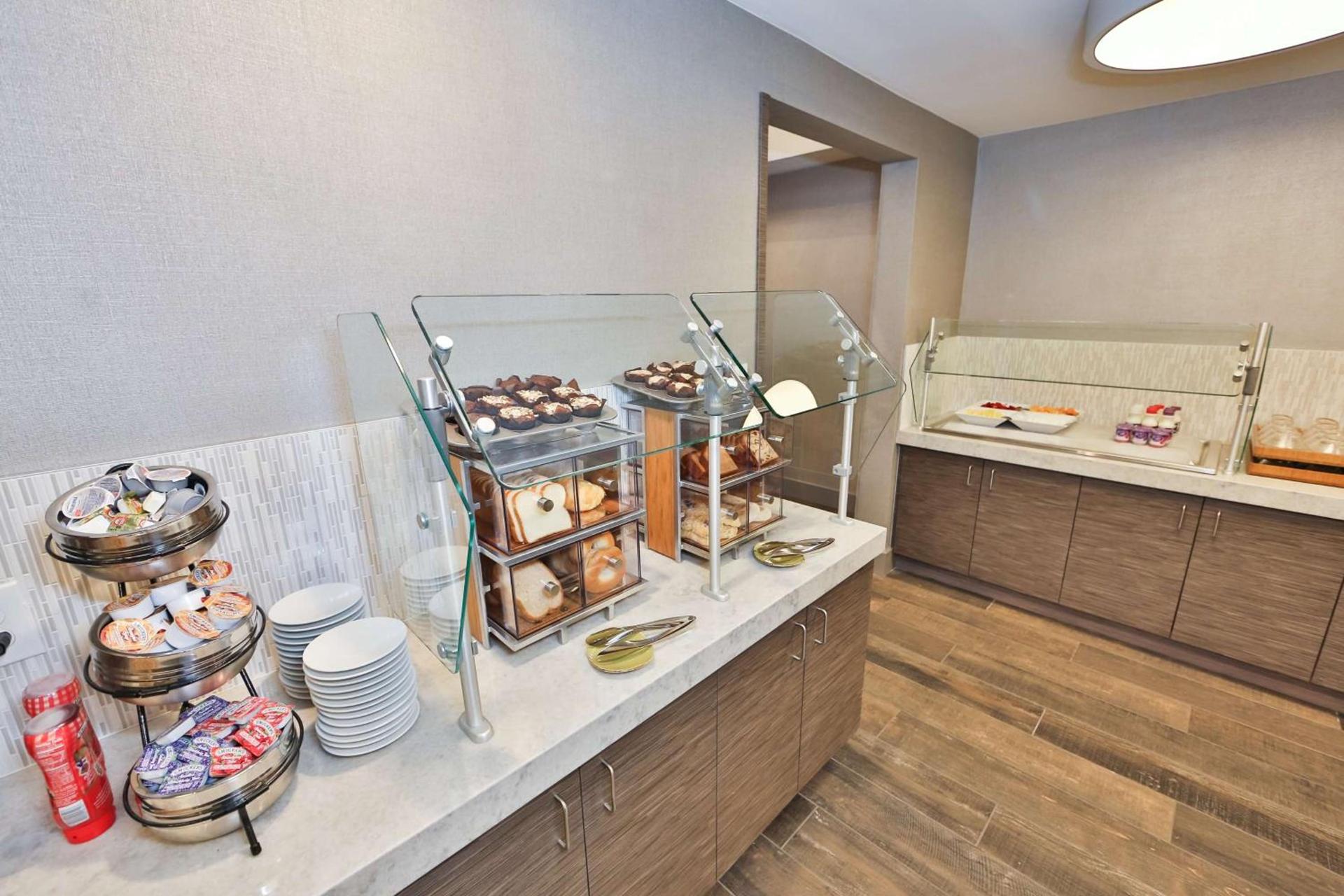 DoubleTree by Hilton Atlanta Alpharetta-Windward photo 8