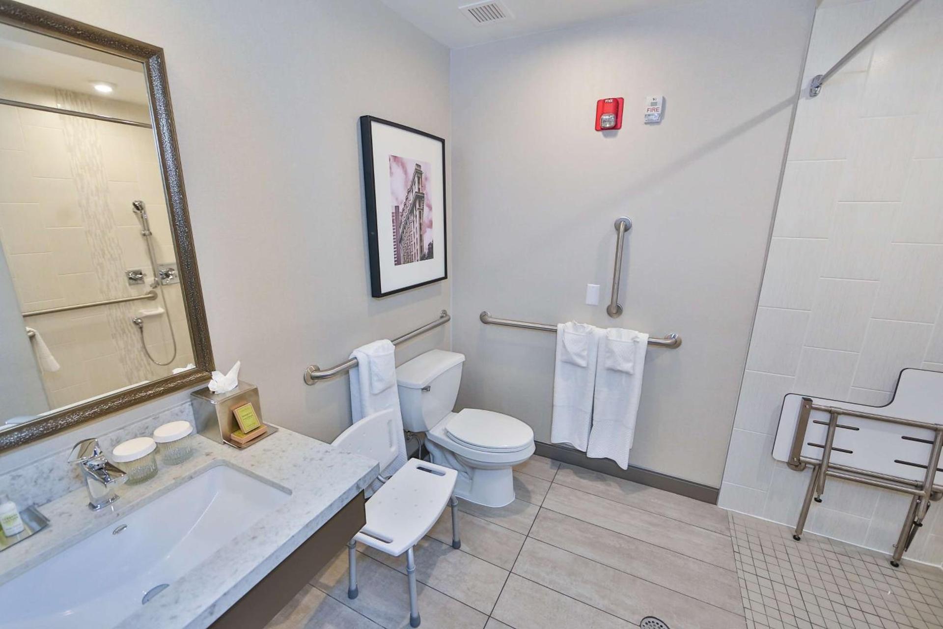 DoubleTree by Hilton Atlanta Alpharetta-Windward photo 15