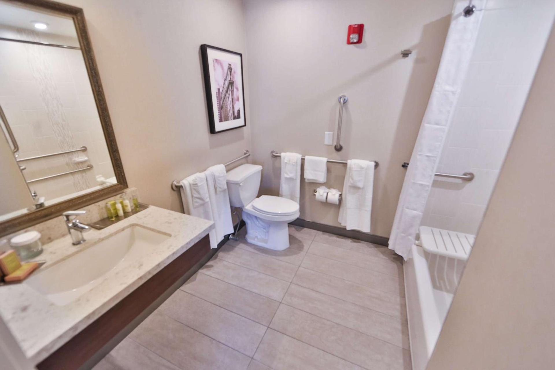 DoubleTree by Hilton Atlanta Alpharetta-Windward photo 17