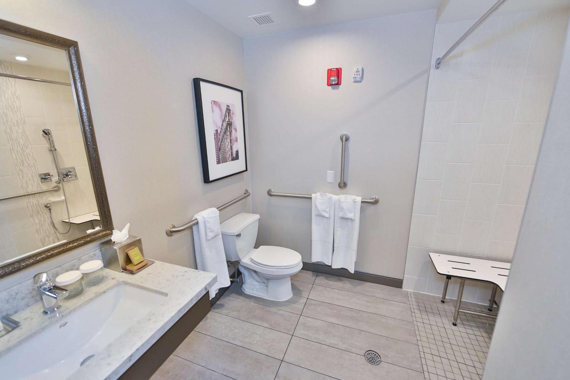 DoubleTree by Hilton Atlanta Alpharetta-Windward photo 22