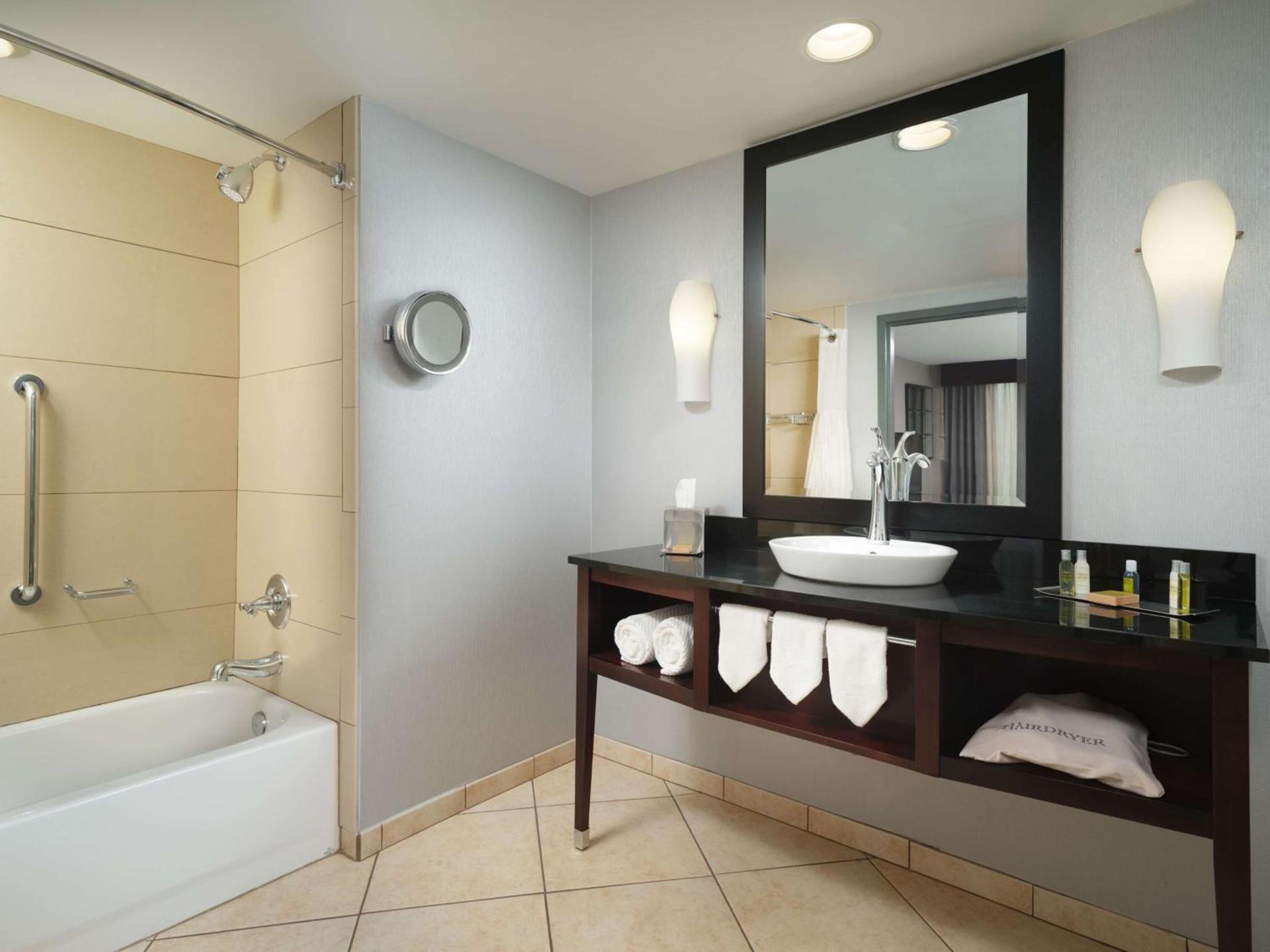 DoubleTree by Hilton Hotel Chattanooga Downtown photo 34