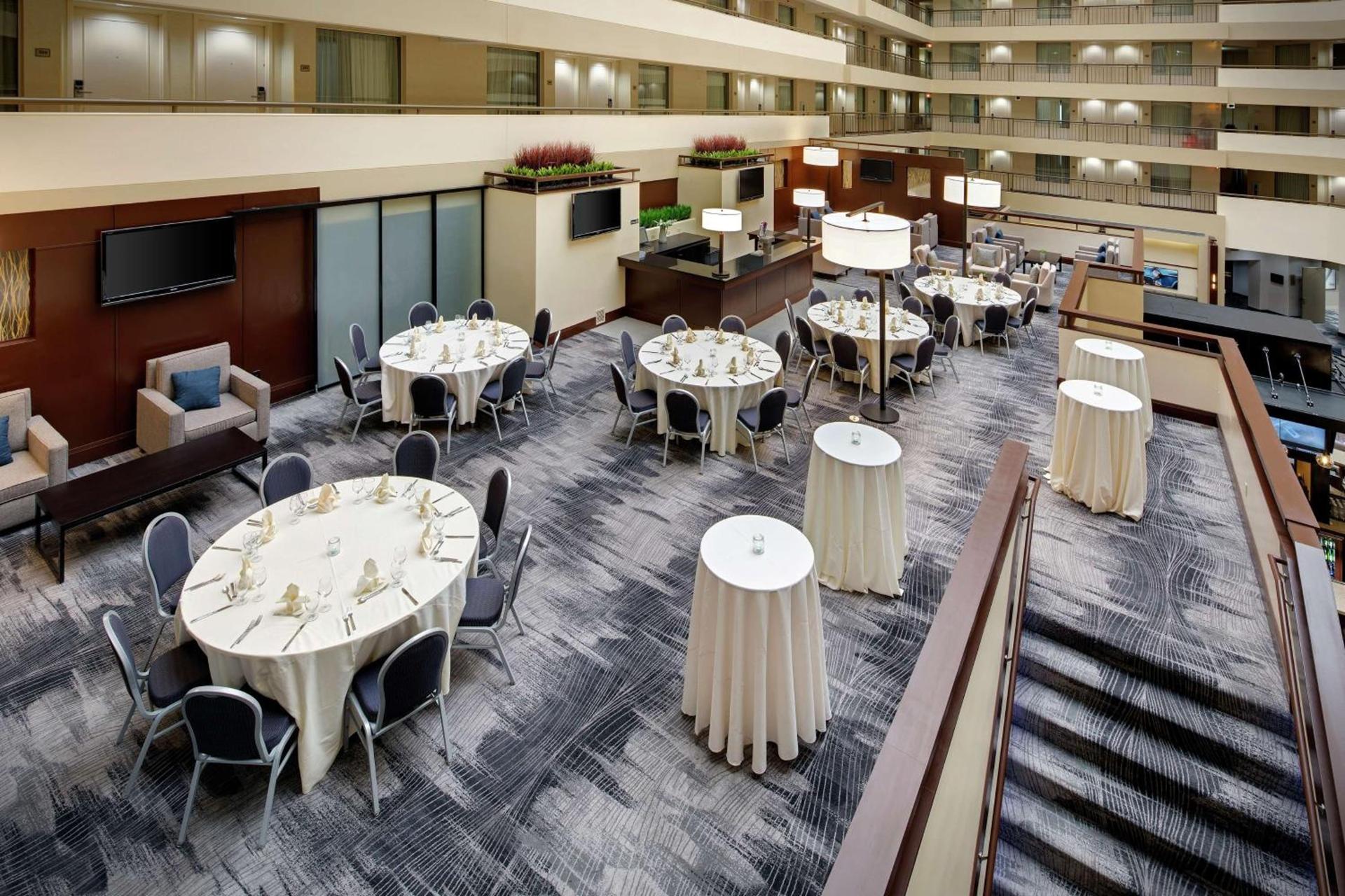 Embassy Suites by Hilton Detroit Troy Auburn Hills photo 21