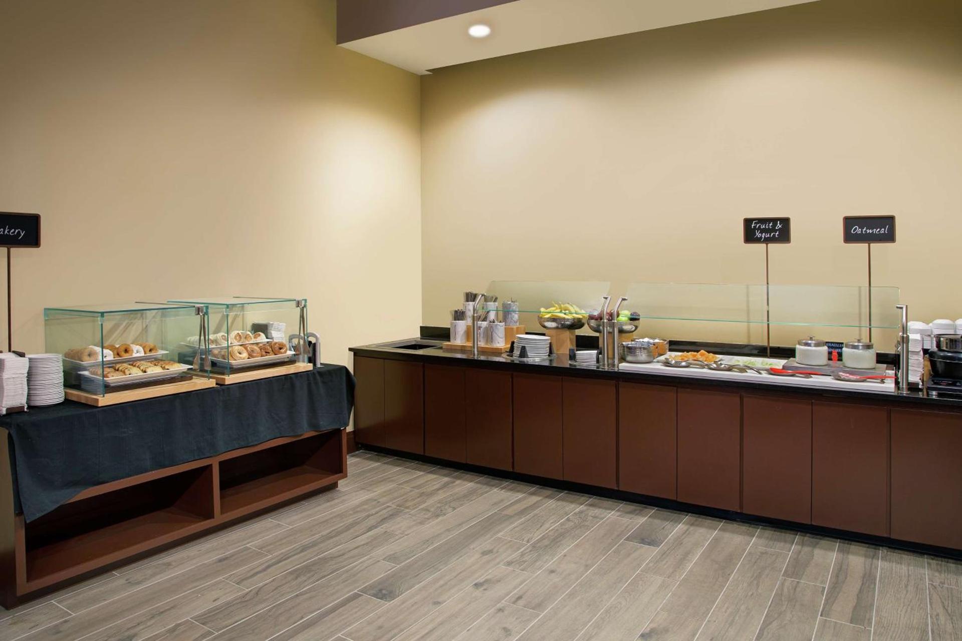 Embassy Suites by Hilton Detroit Troy Auburn Hills photo 22