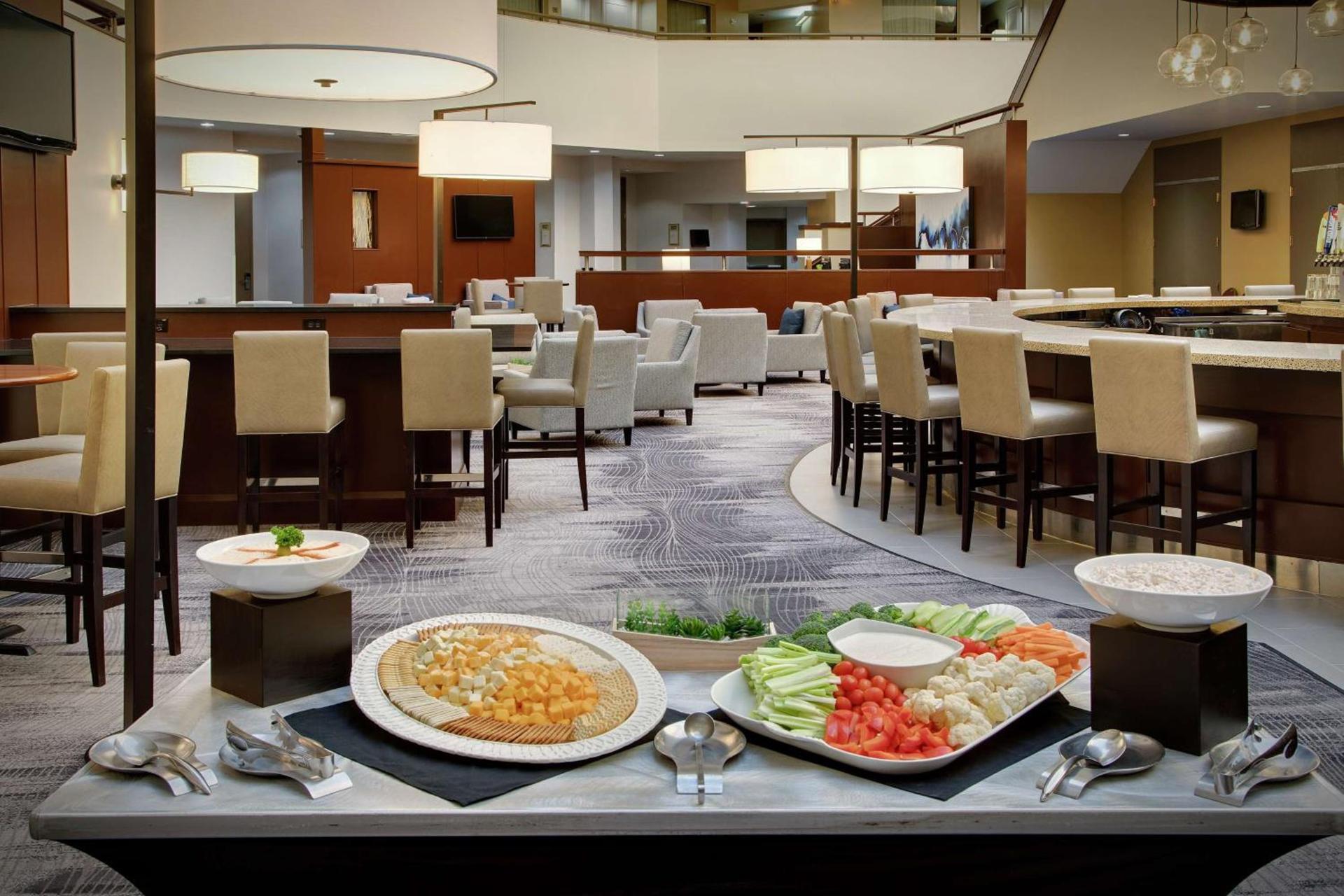 Embassy Suites by Hilton Detroit Troy Auburn Hills photo 25