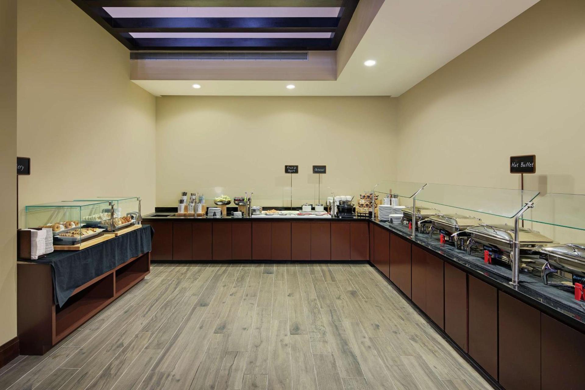 Embassy Suites by Hilton Detroit Troy Auburn Hills photo 30