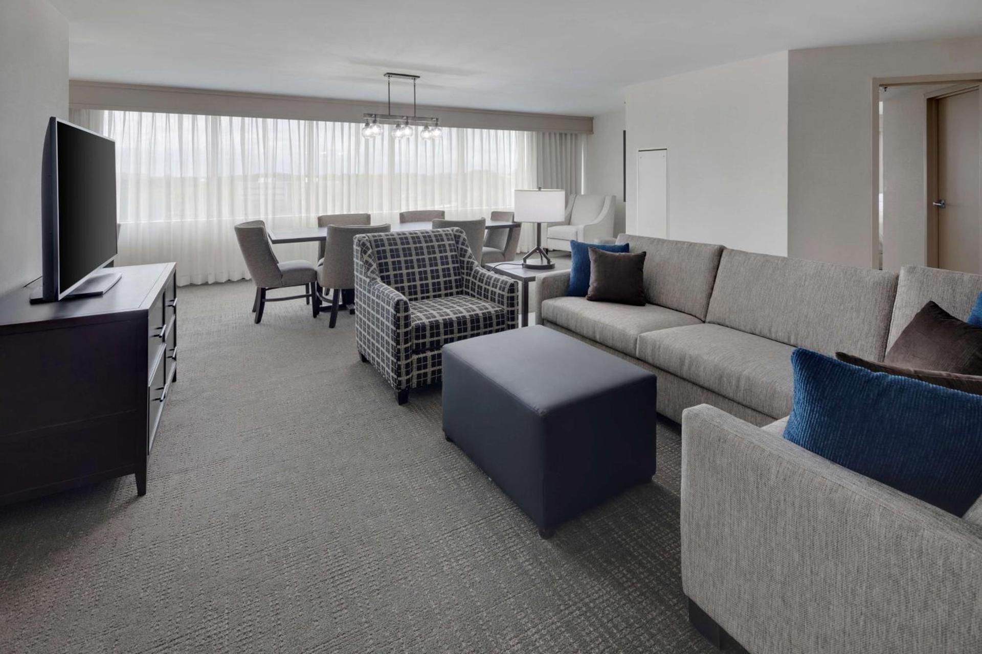 Embassy Suites by Hilton Detroit Troy Auburn Hills photo 34