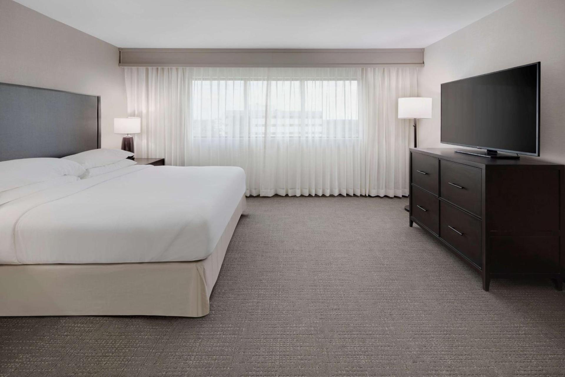 Embassy Suites by Hilton Detroit Troy Auburn Hills photo 36