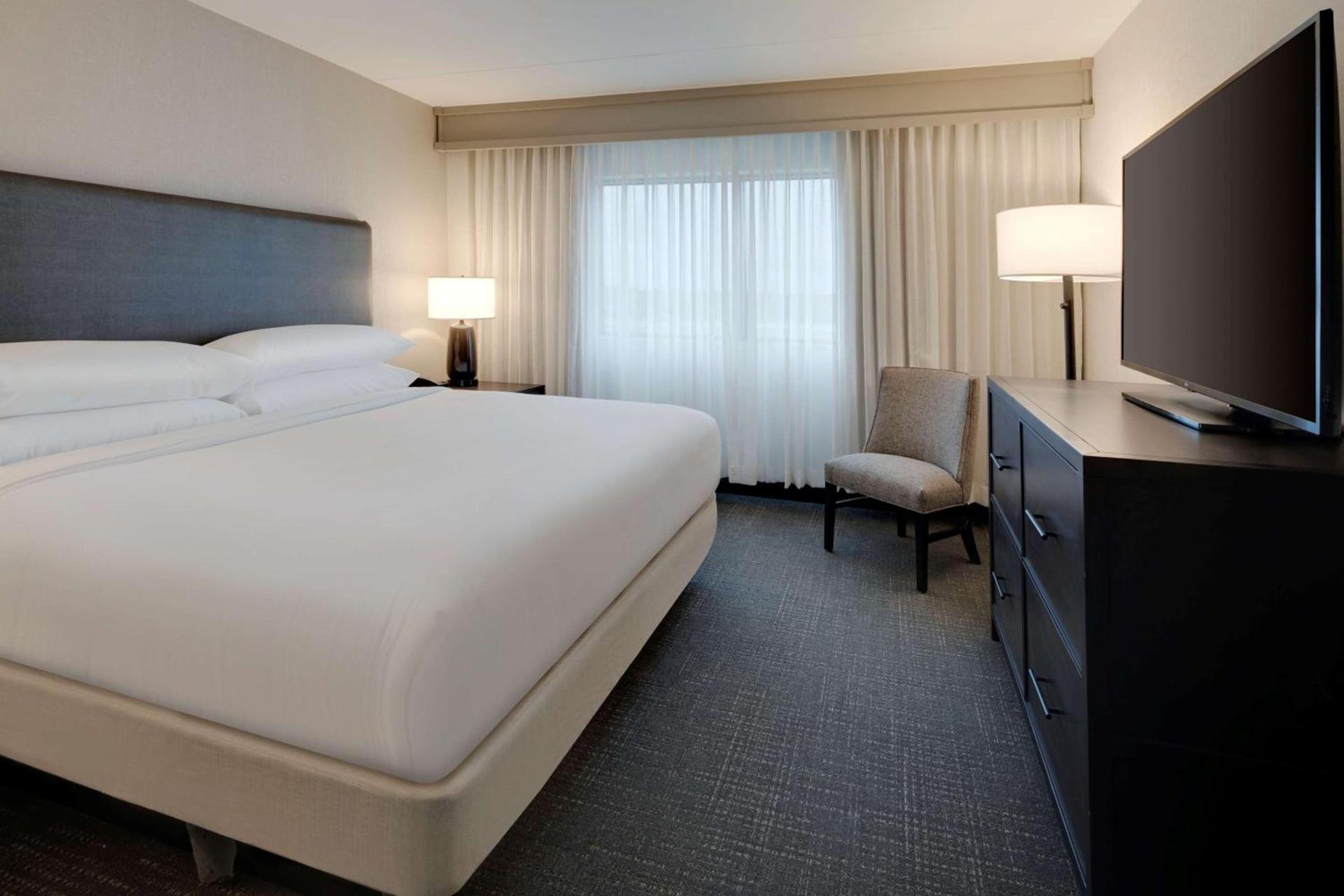 Embassy Suites by Hilton Detroit Troy Auburn Hills photo 52