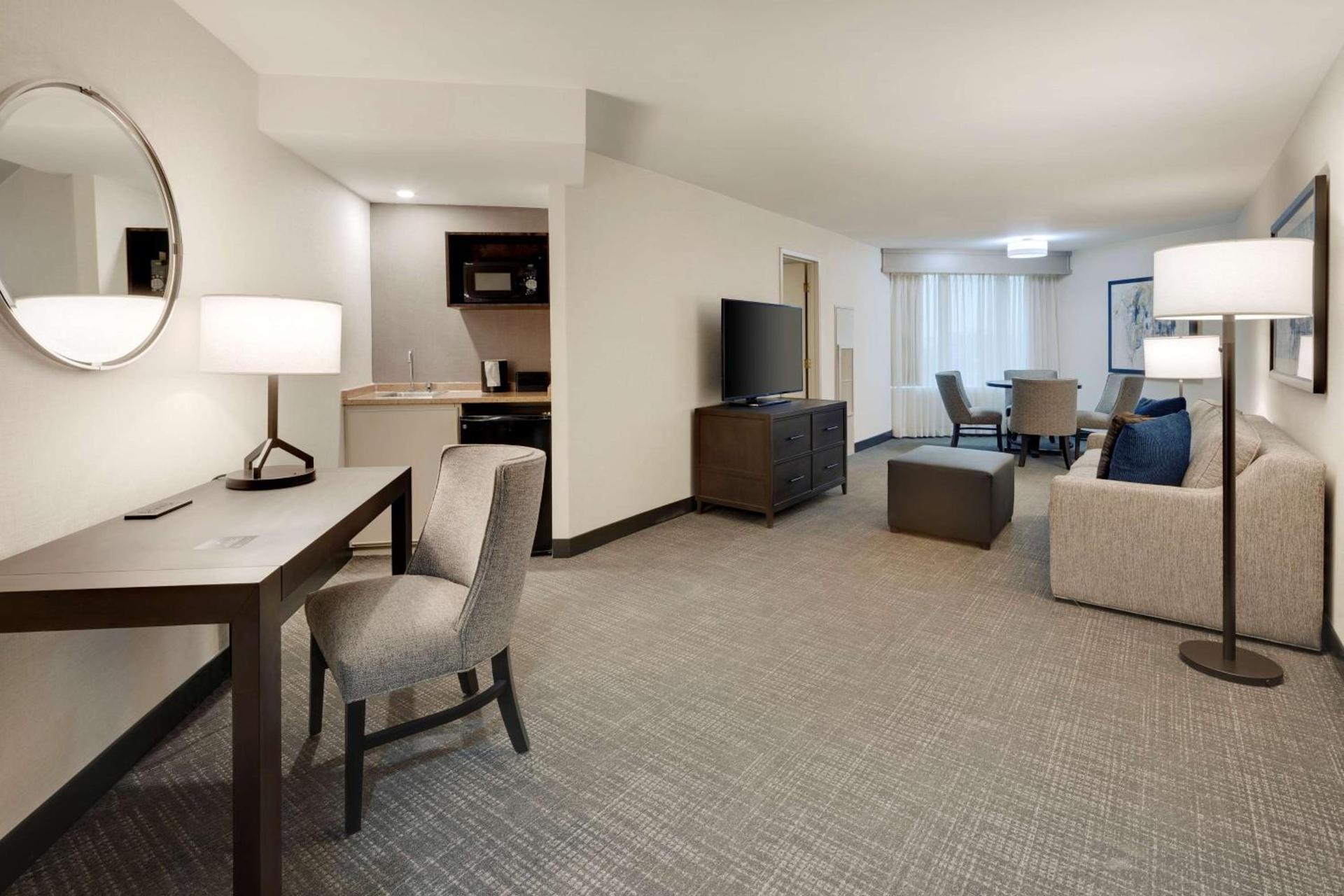Embassy Suites by Hilton Detroit Troy Auburn Hills photo 56