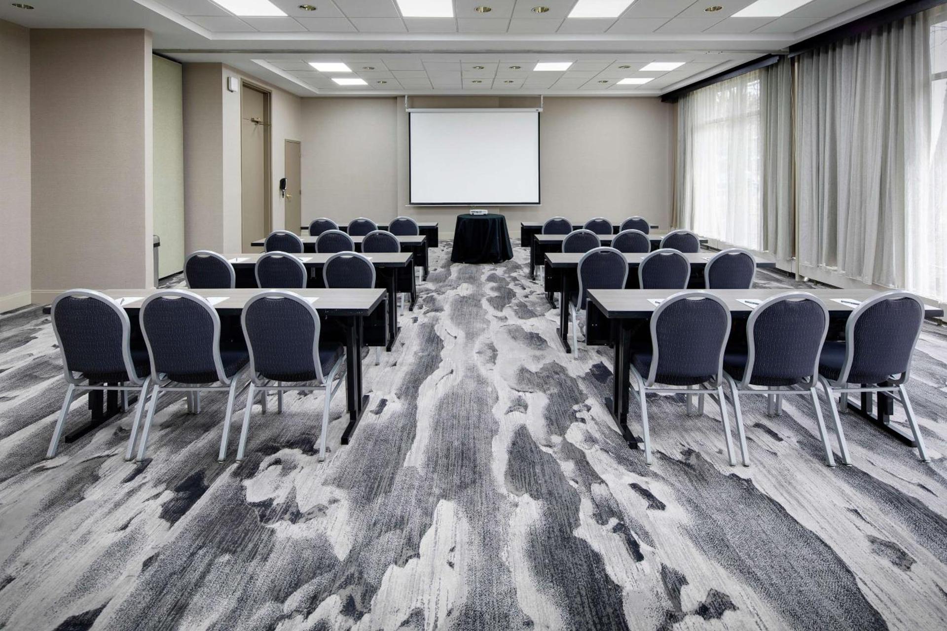 Embassy Suites by Hilton Detroit Troy Auburn Hills photo 61