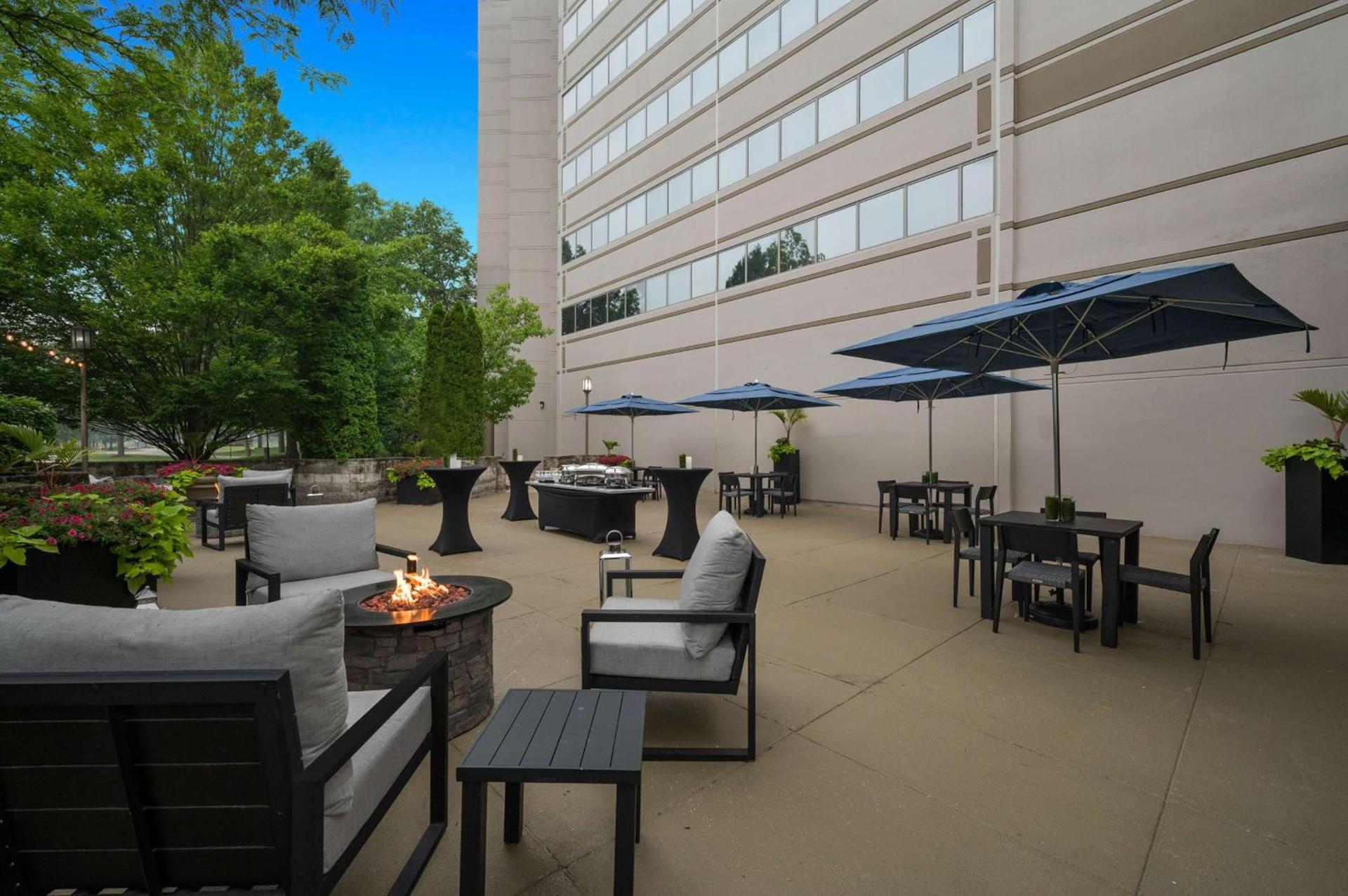 Embassy Suites by Hilton Detroit Troy Auburn Hills photo 5