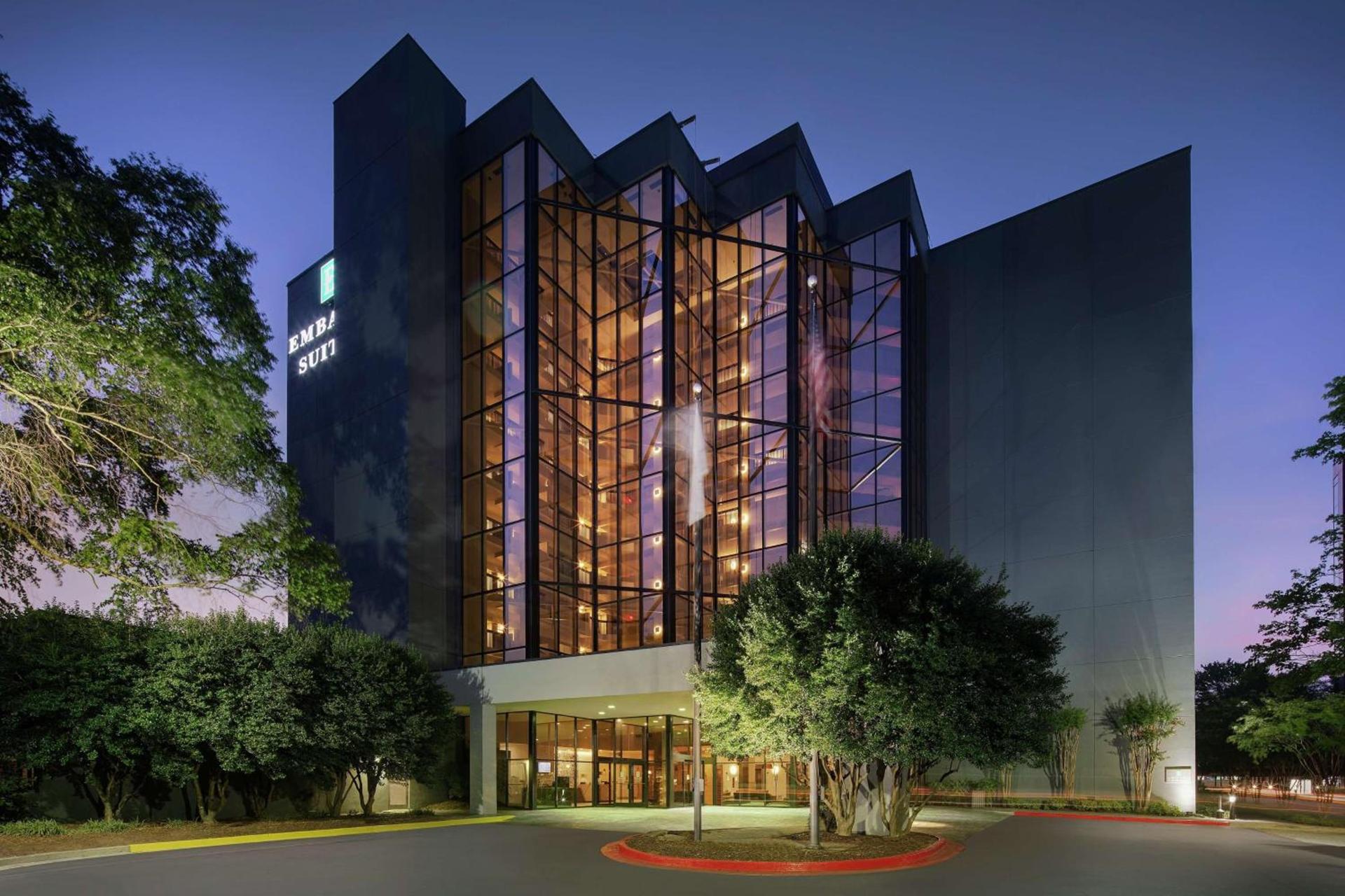Embassy Suites by Hilton Atlanta Perimeter Center photo 2