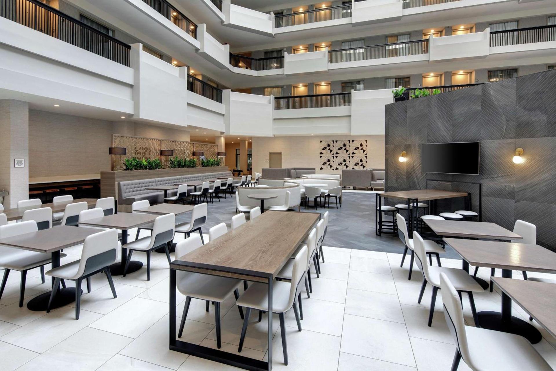 Embassy Suites by Hilton Atlanta Perimeter Center photo 12