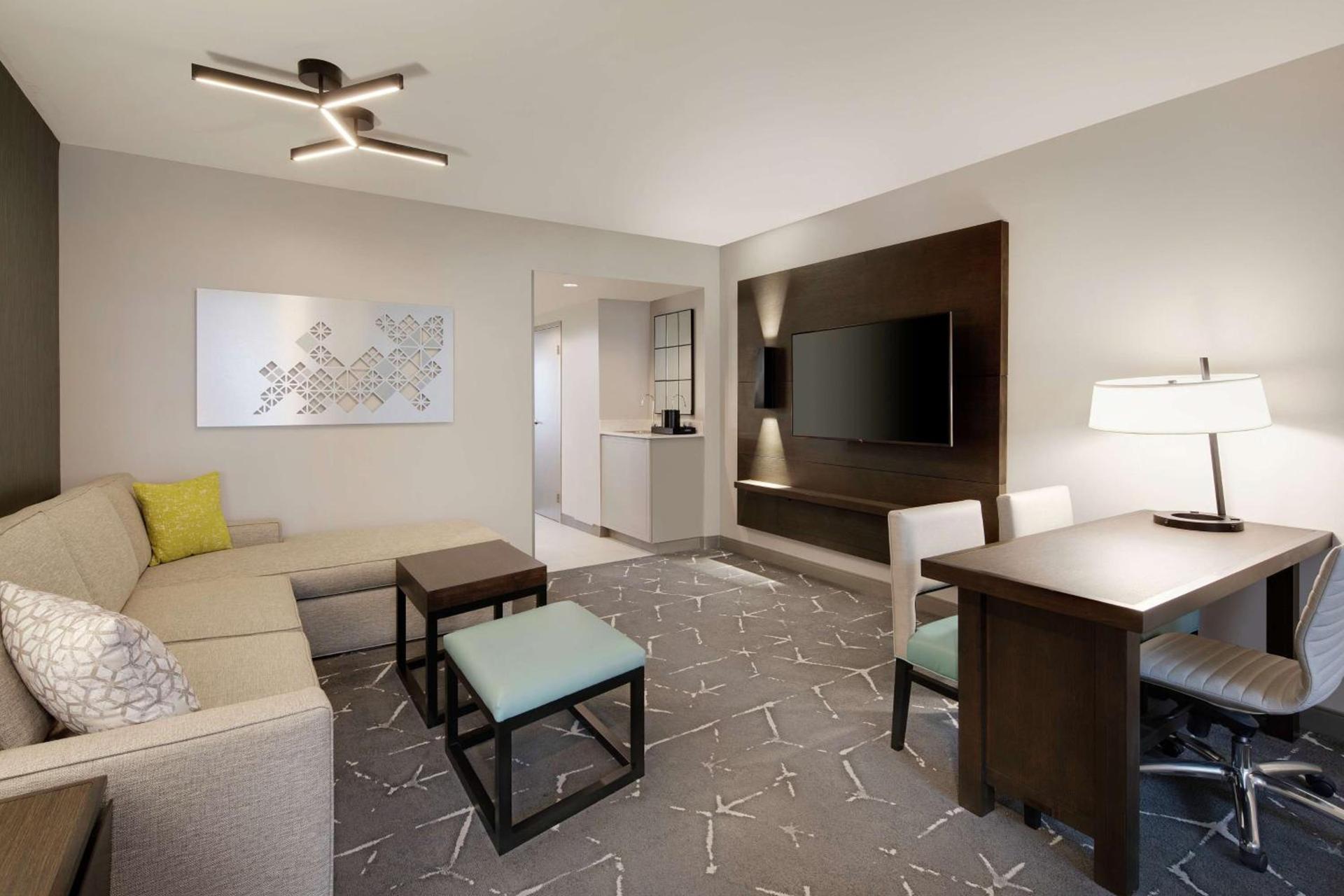 Embassy Suites by Hilton Atlanta Perimeter Center photo 32