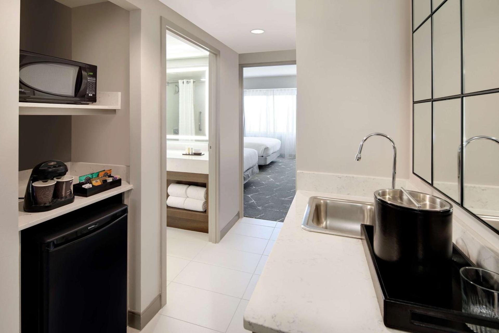 Embassy Suites by Hilton Atlanta Perimeter Center photo 45