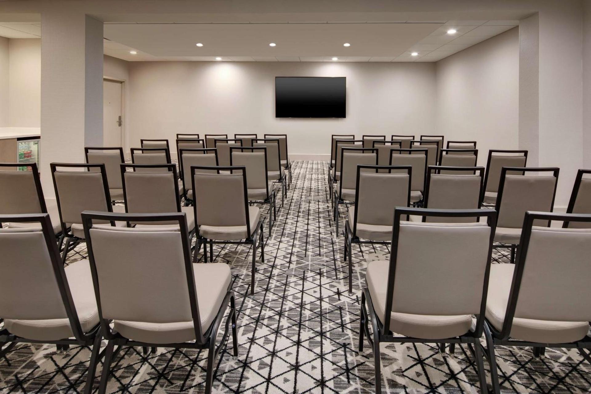 Embassy Suites by Hilton Atlanta Perimeter Center photo 49