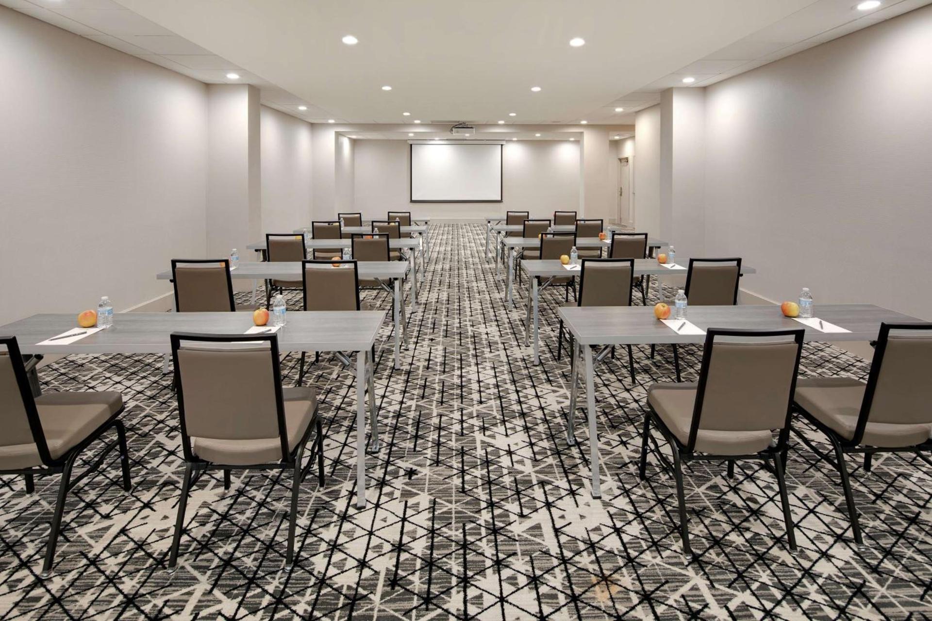Embassy Suites by Hilton Atlanta Perimeter Center photo 50