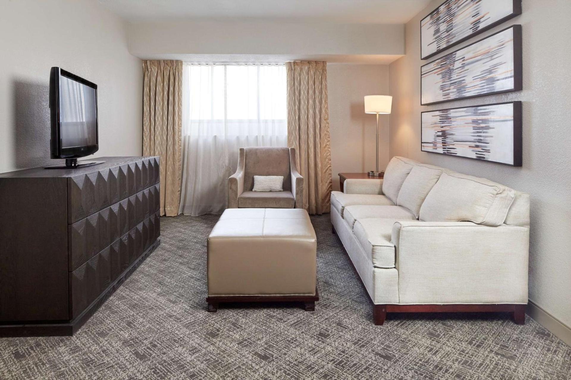 DoubleTree Suites by Hilton Nashville Airport photo 26