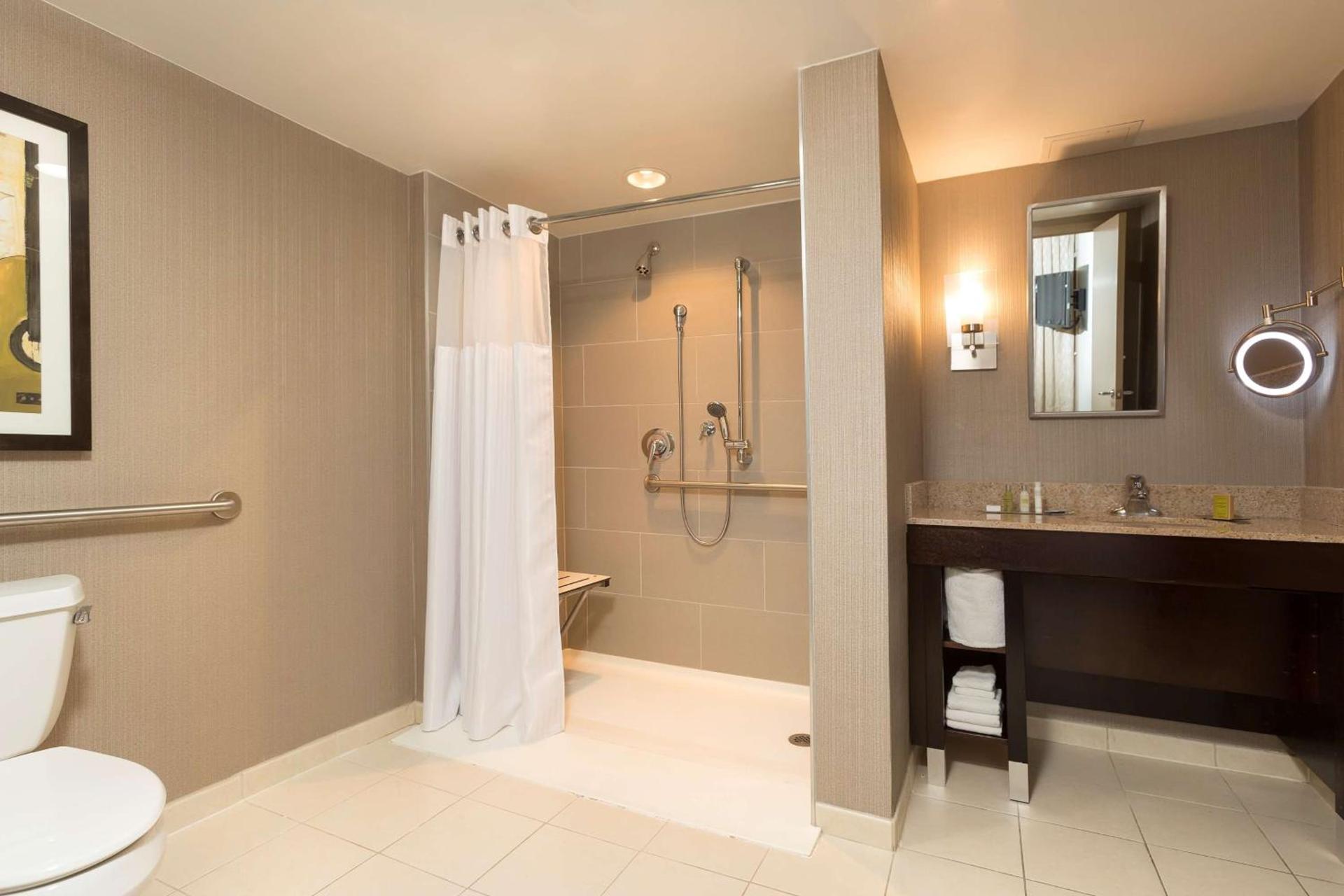 DoubleTree Suites by Hilton Nashville Airport photo 35