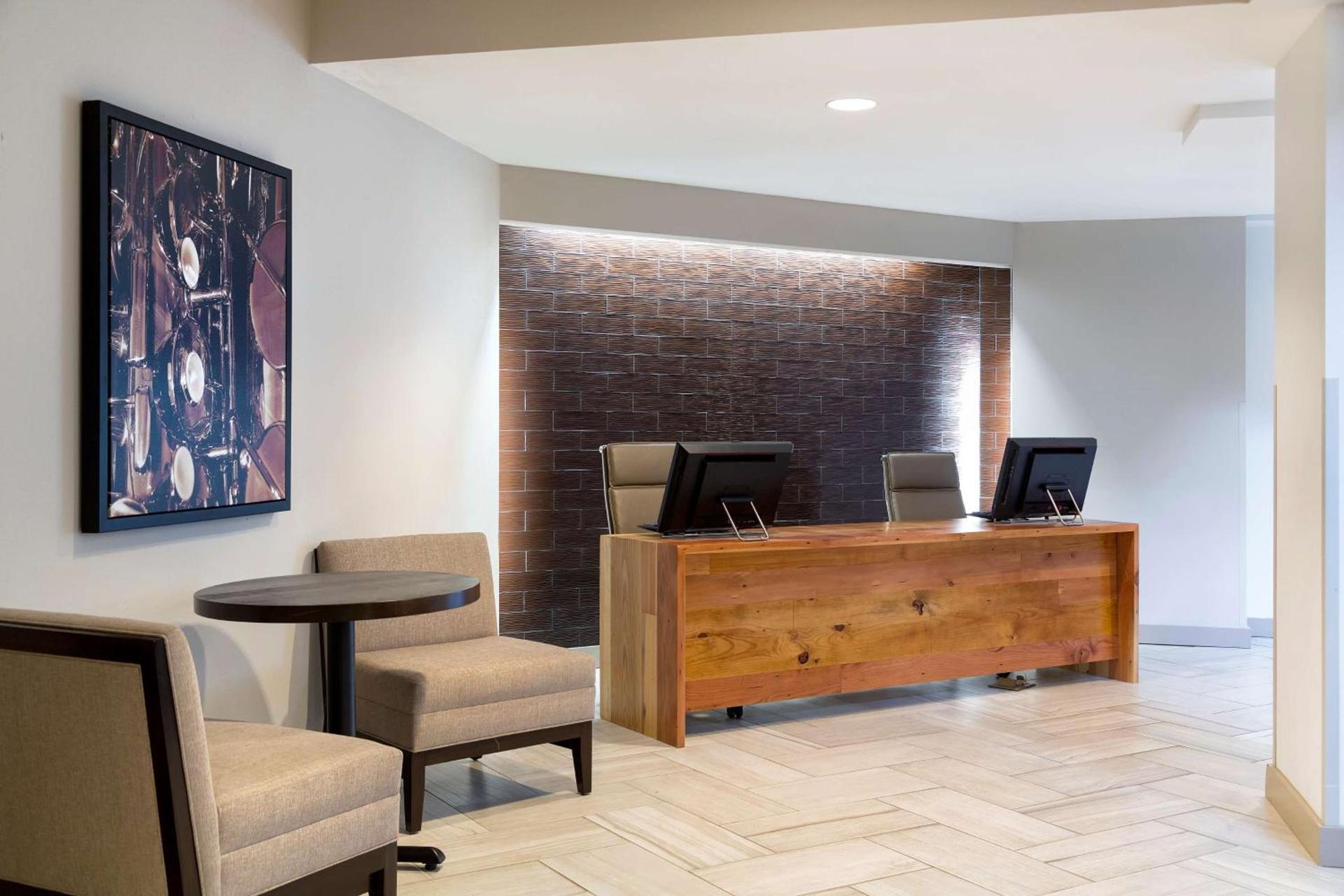 DoubleTree Suites by Hilton Nashville Airport photo 4