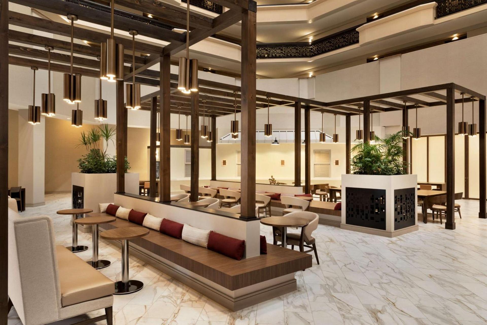 Embassy Suites by Hilton Phoenix Downtown North photo 12
