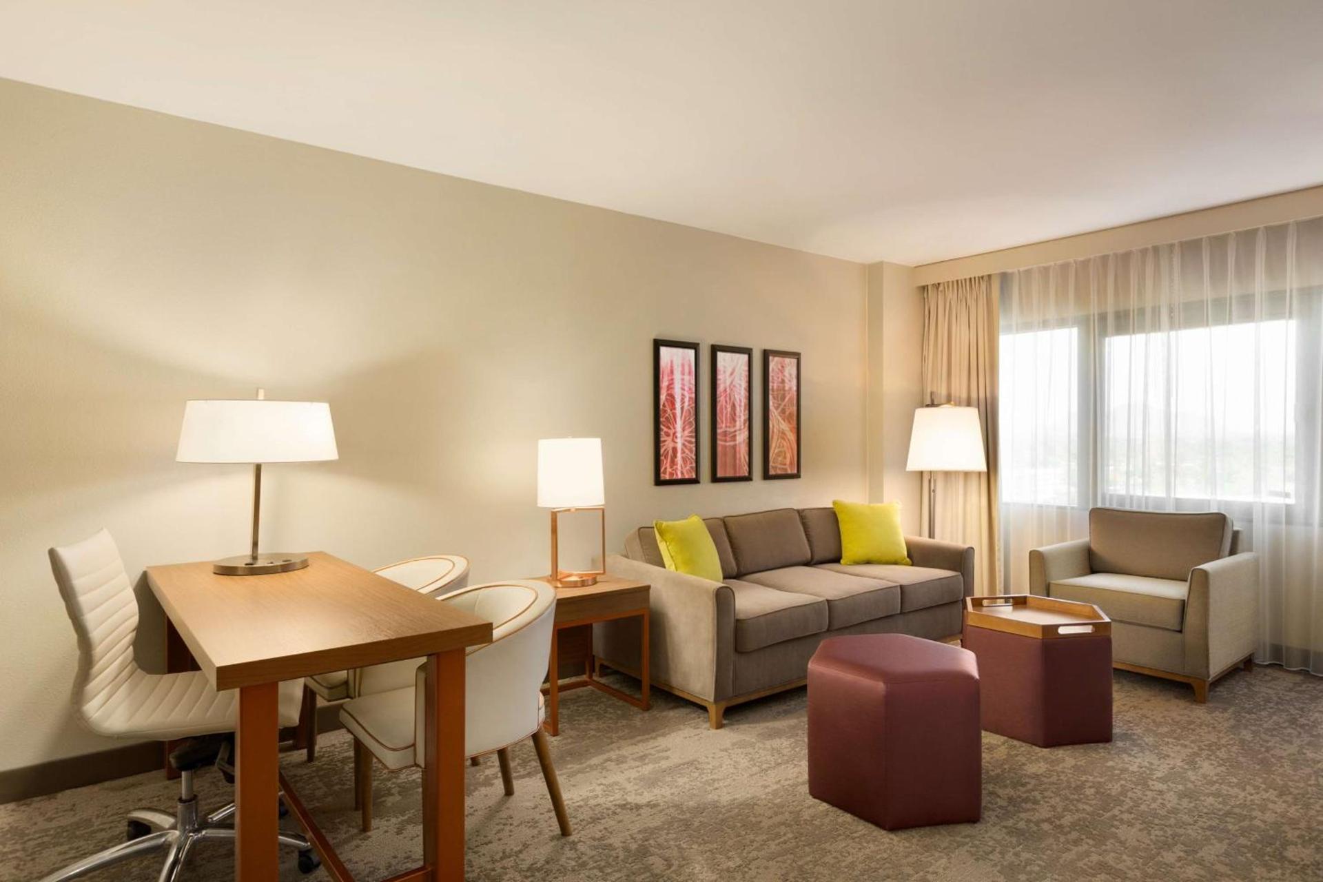 Embassy Suites by Hilton Phoenix Downtown North photo 35