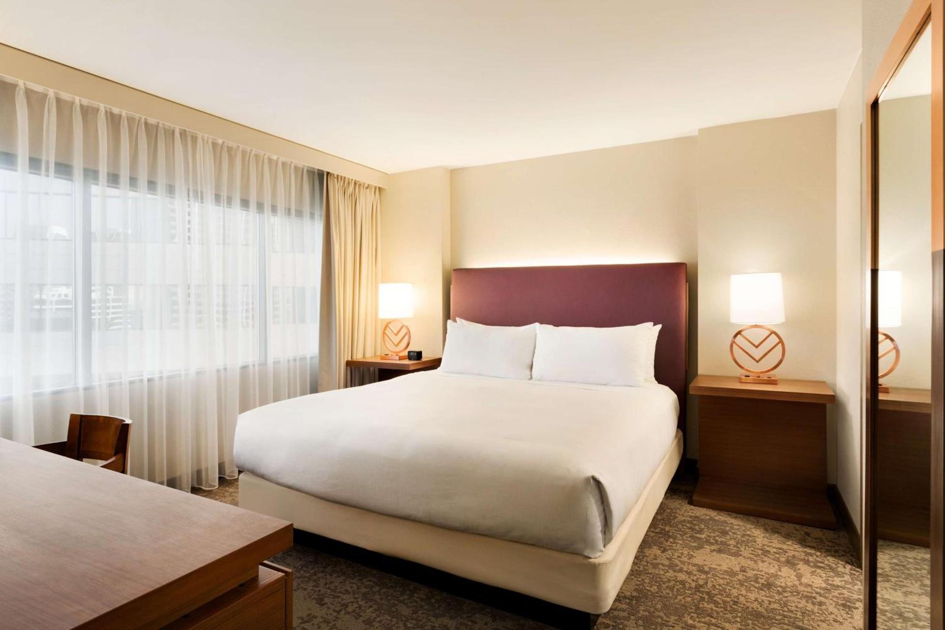 Embassy Suites by Hilton Phoenix Downtown North photo 34