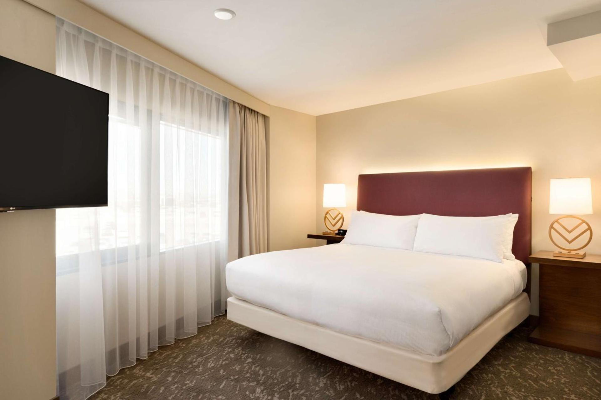 Embassy Suites by Hilton Phoenix Downtown North photo 83