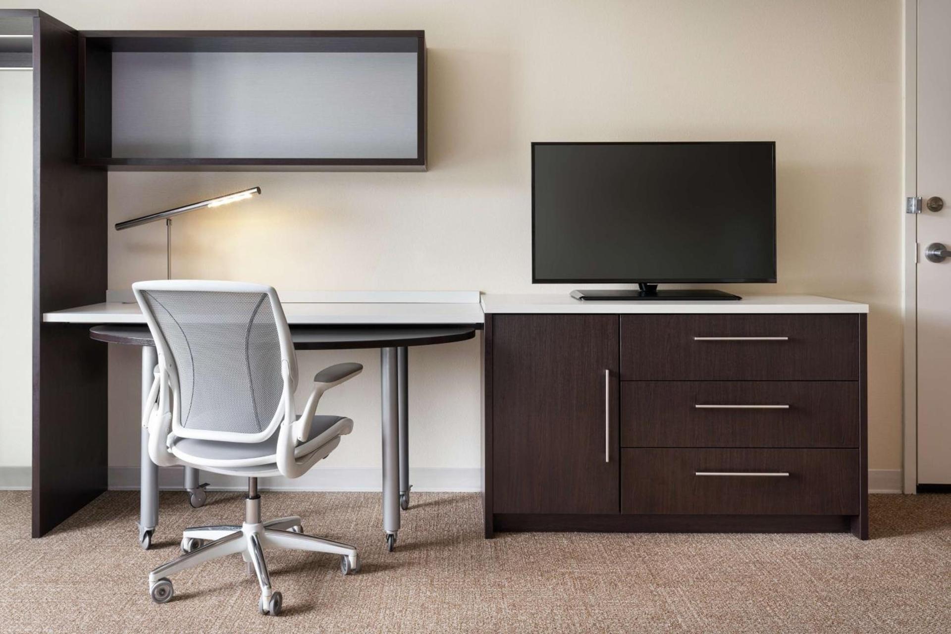 Home2 Suites by Hilton Anchorage/Midtown photo 18