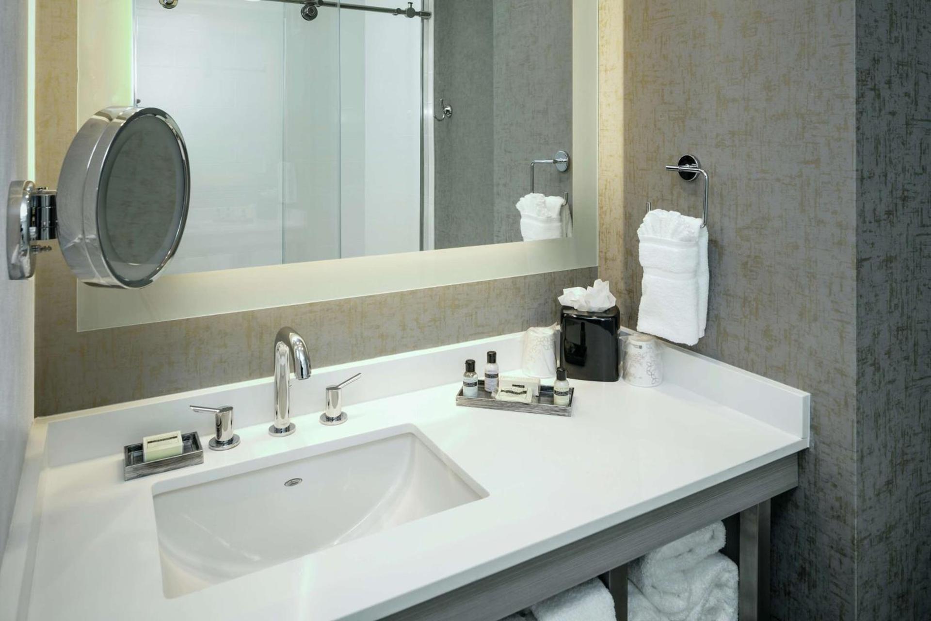 Hilton Garden Inn Seattle Bellevue Downtown, WA photo 24