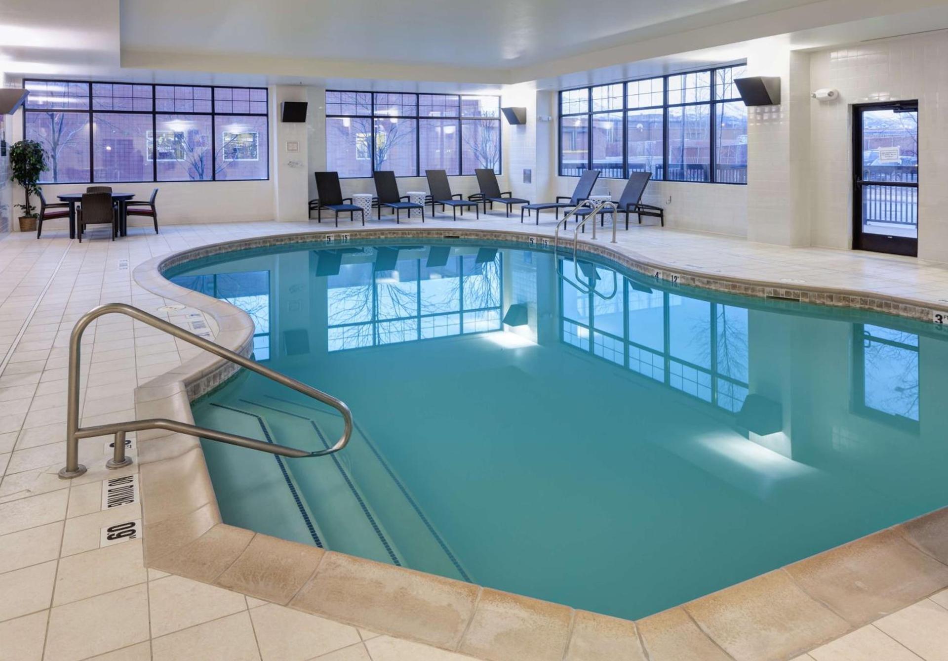 Embassy Suites by Hilton Anchorage photo 9