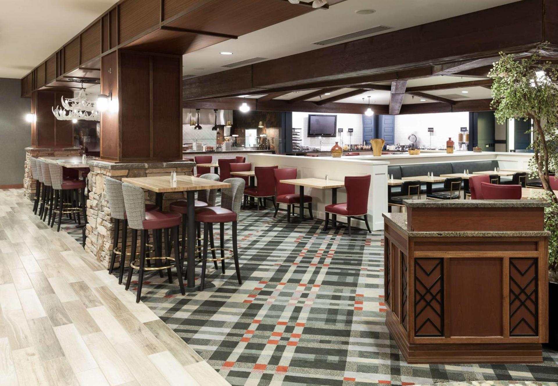 Embassy Suites by Hilton Anchorage photo 11