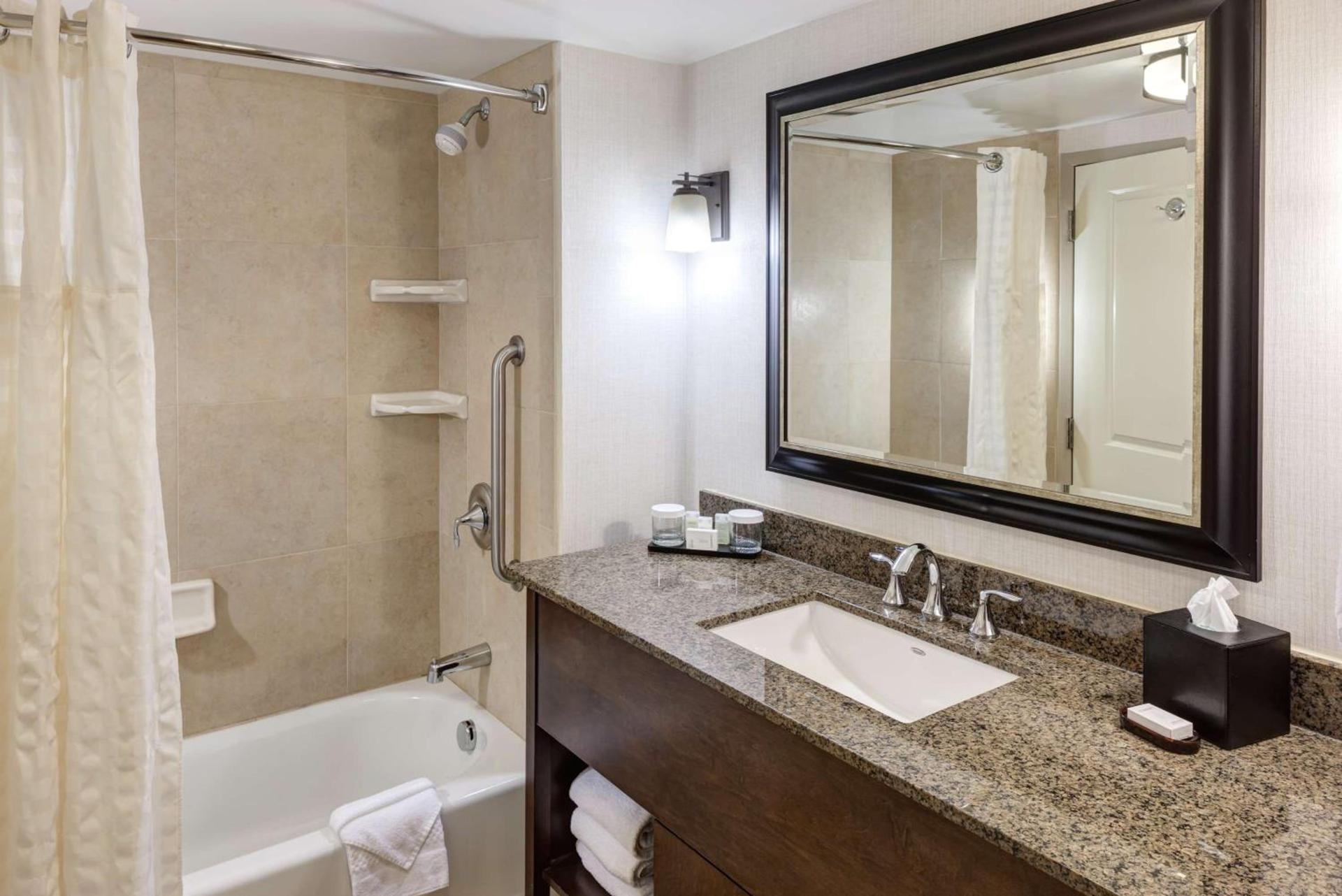Embassy Suites by Hilton Anchorage photo 28