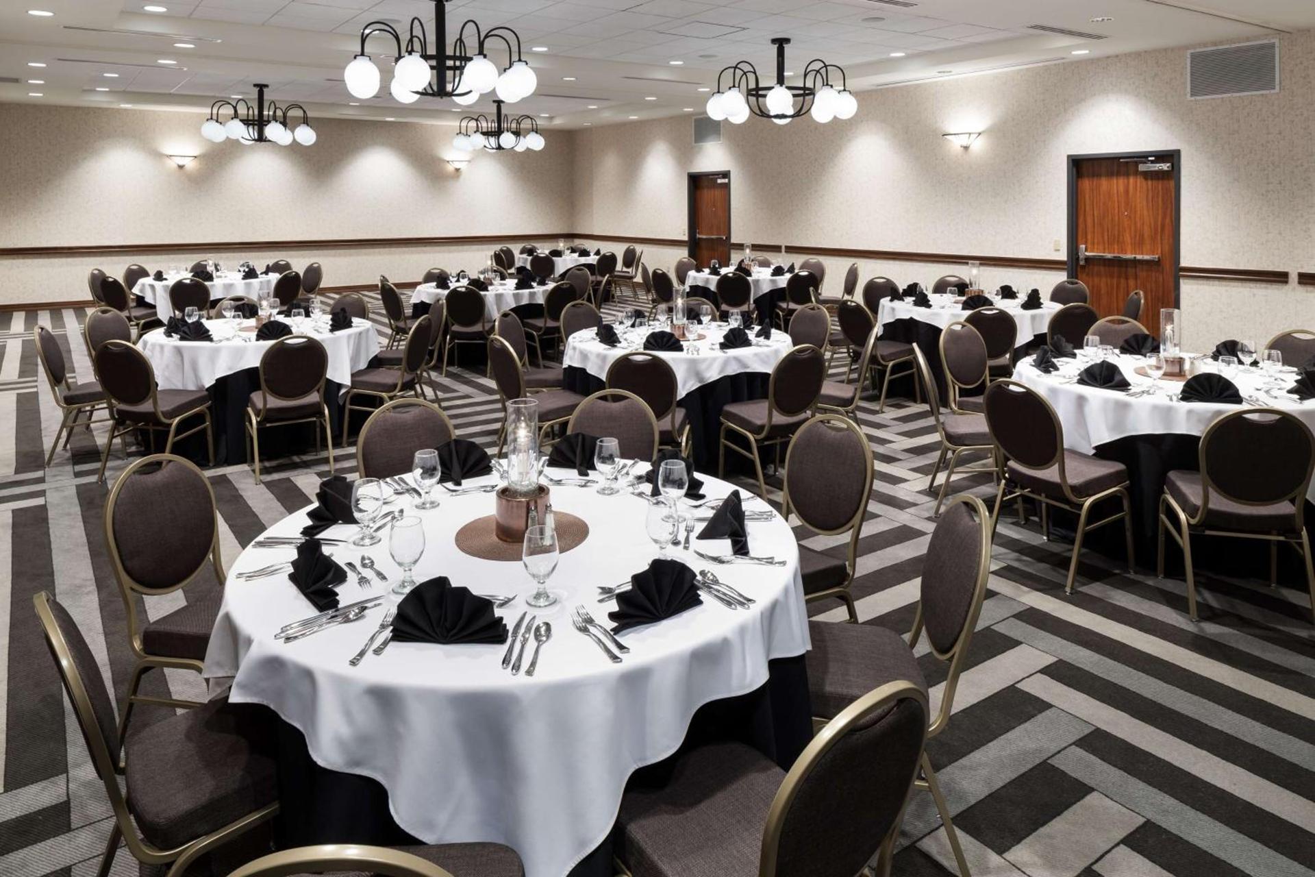 Embassy Suites by Hilton Anchorage photo 33
