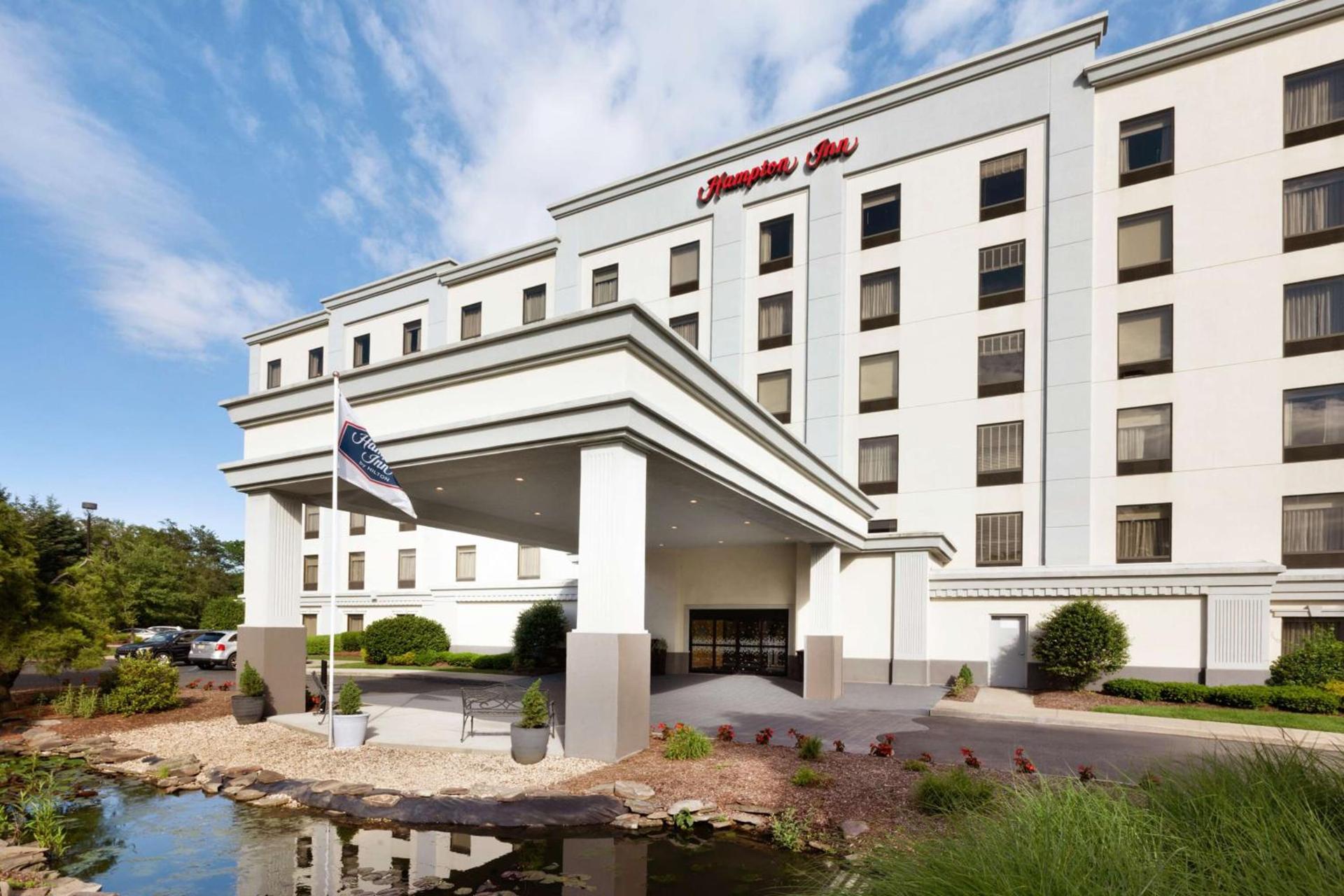 Hampton Inn Long Island-Brookhaven photo 1