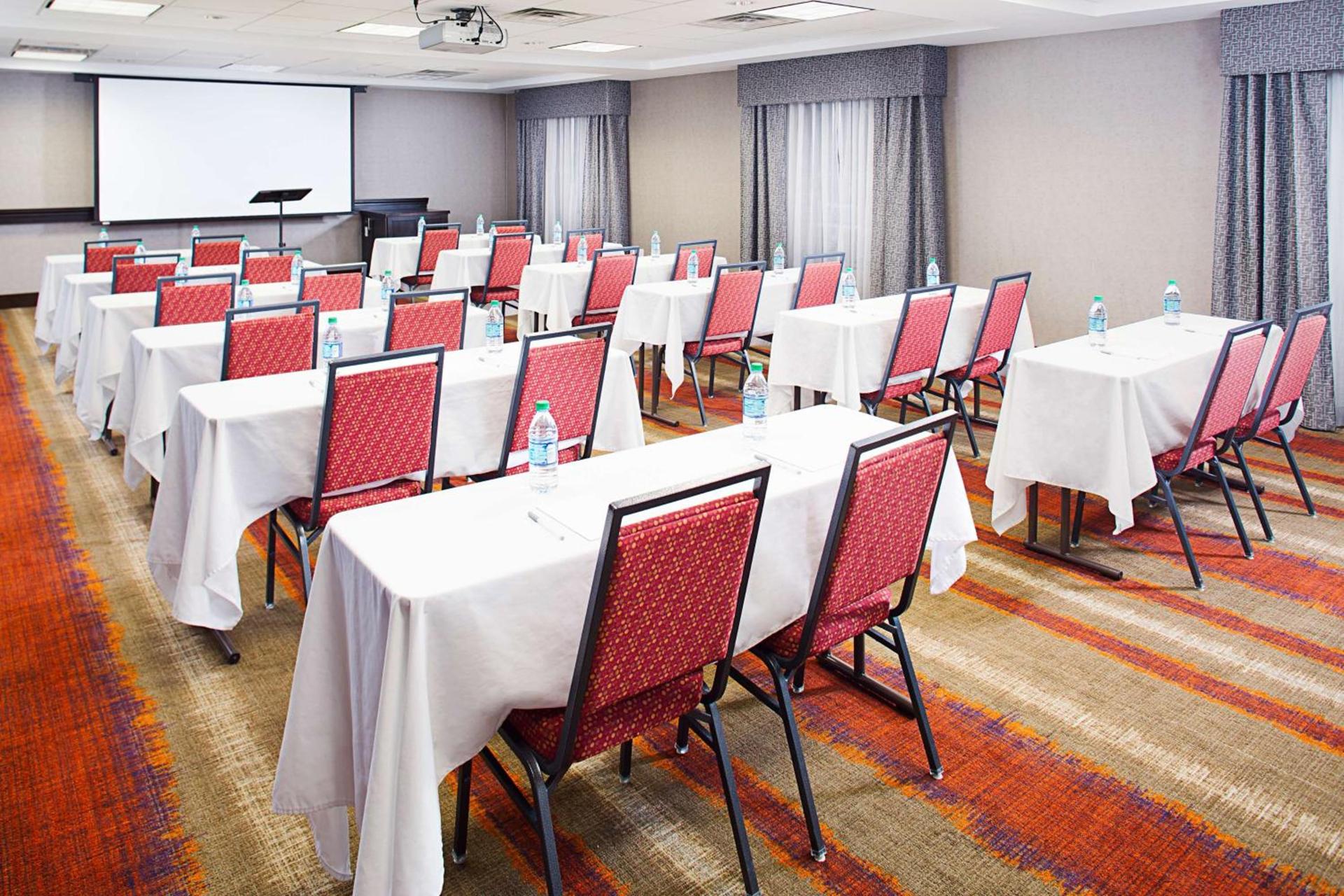 Hampton by Hilton Lansing West photo 19