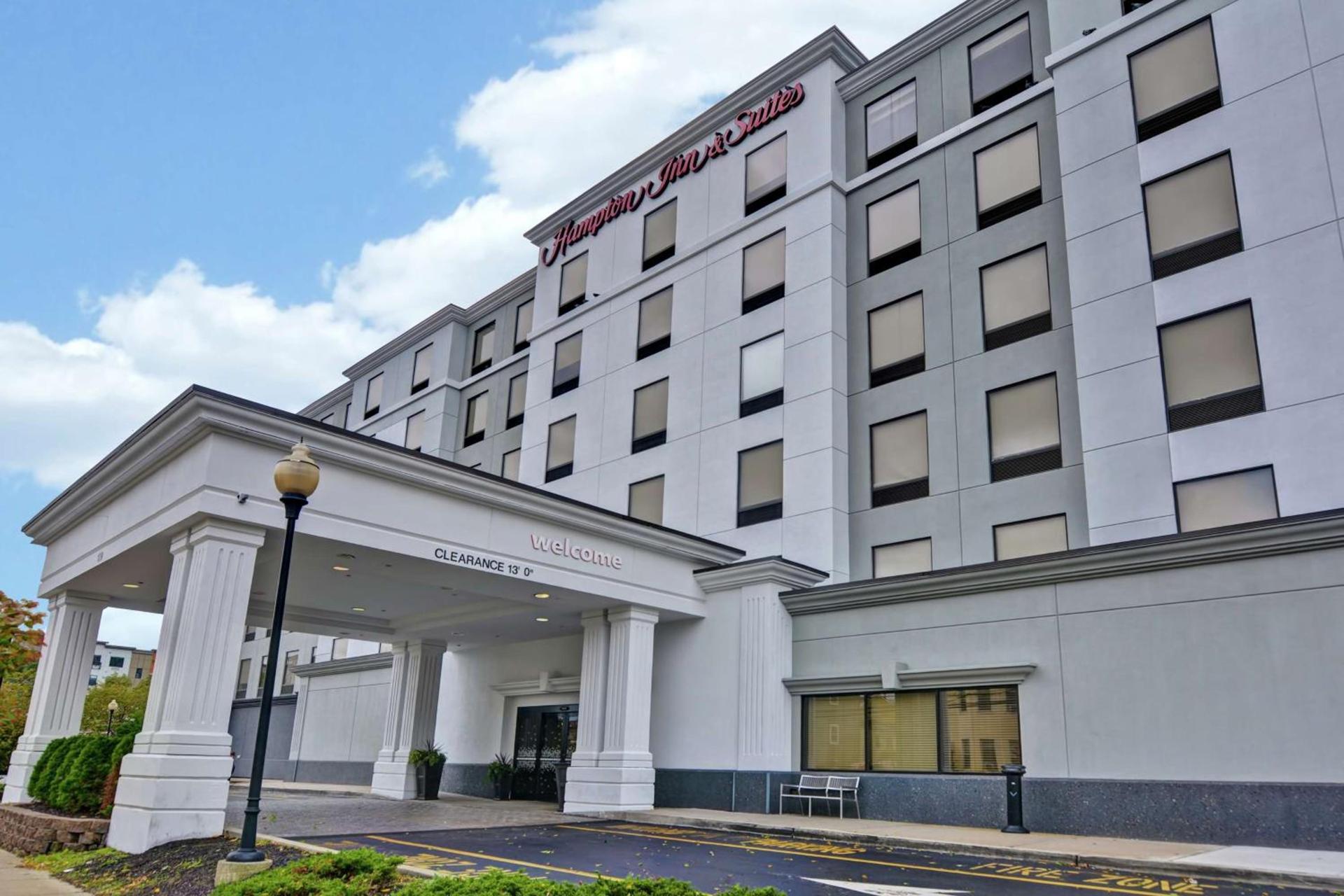 Hampton Inn & Suites Newark-Harrison-Riverwalk photo 2