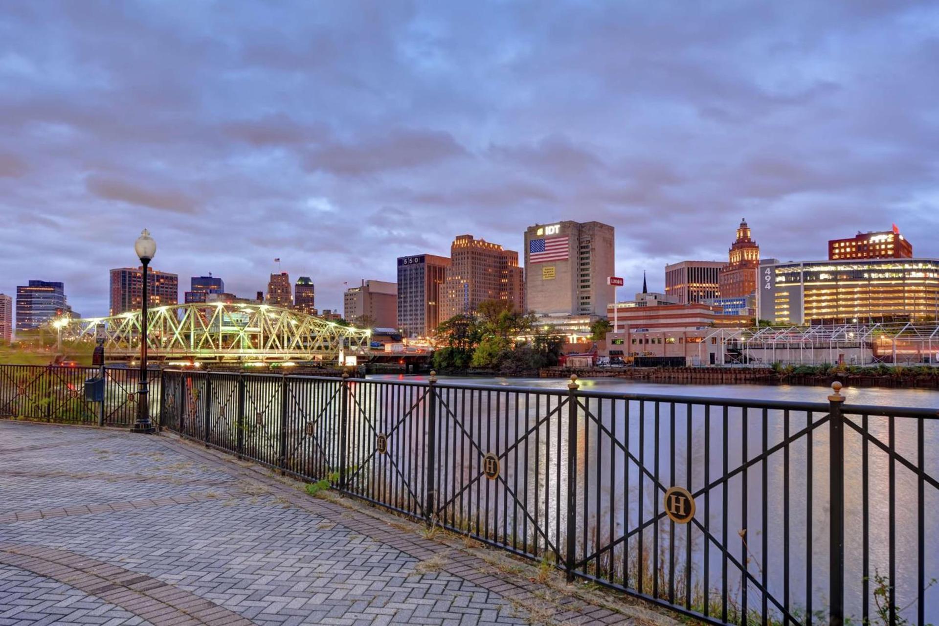 Hampton Inn & Suites Newark-Harrison-Riverwalk photo 5