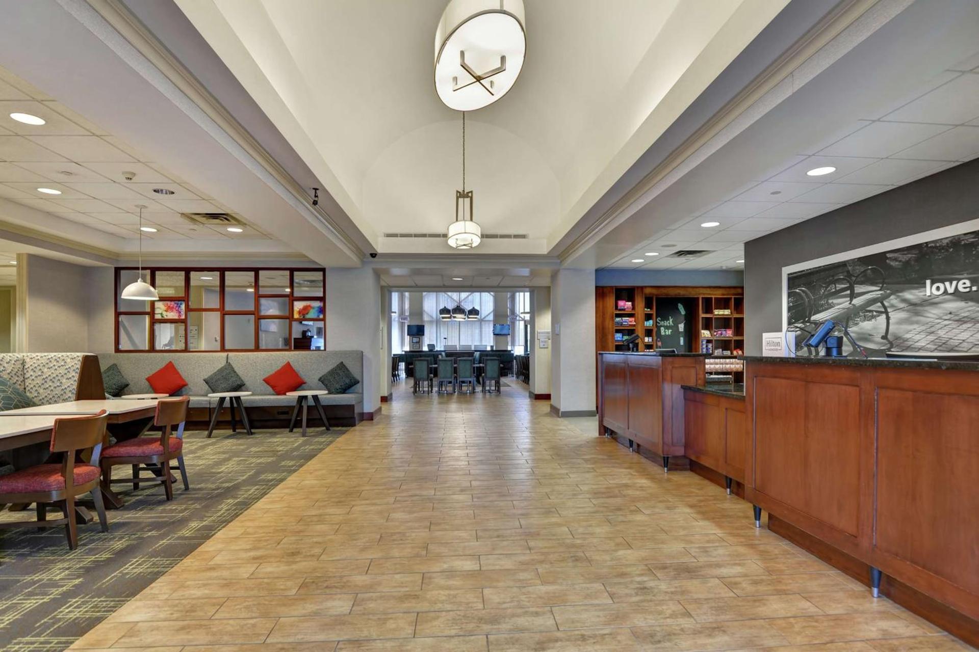 Hampton Inn & Suites Newark-Harrison-Riverwalk photo 12