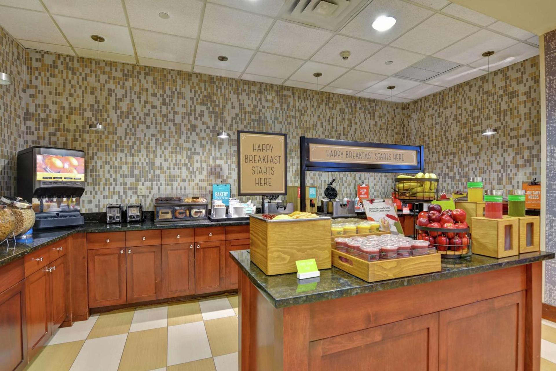 Hampton Inn & Suites Newark-Harrison-Riverwalk photo 18