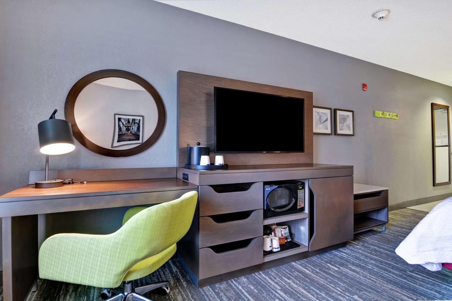 Hampton Inn & Suites Newark-Harrison-Riverwalk photo 24