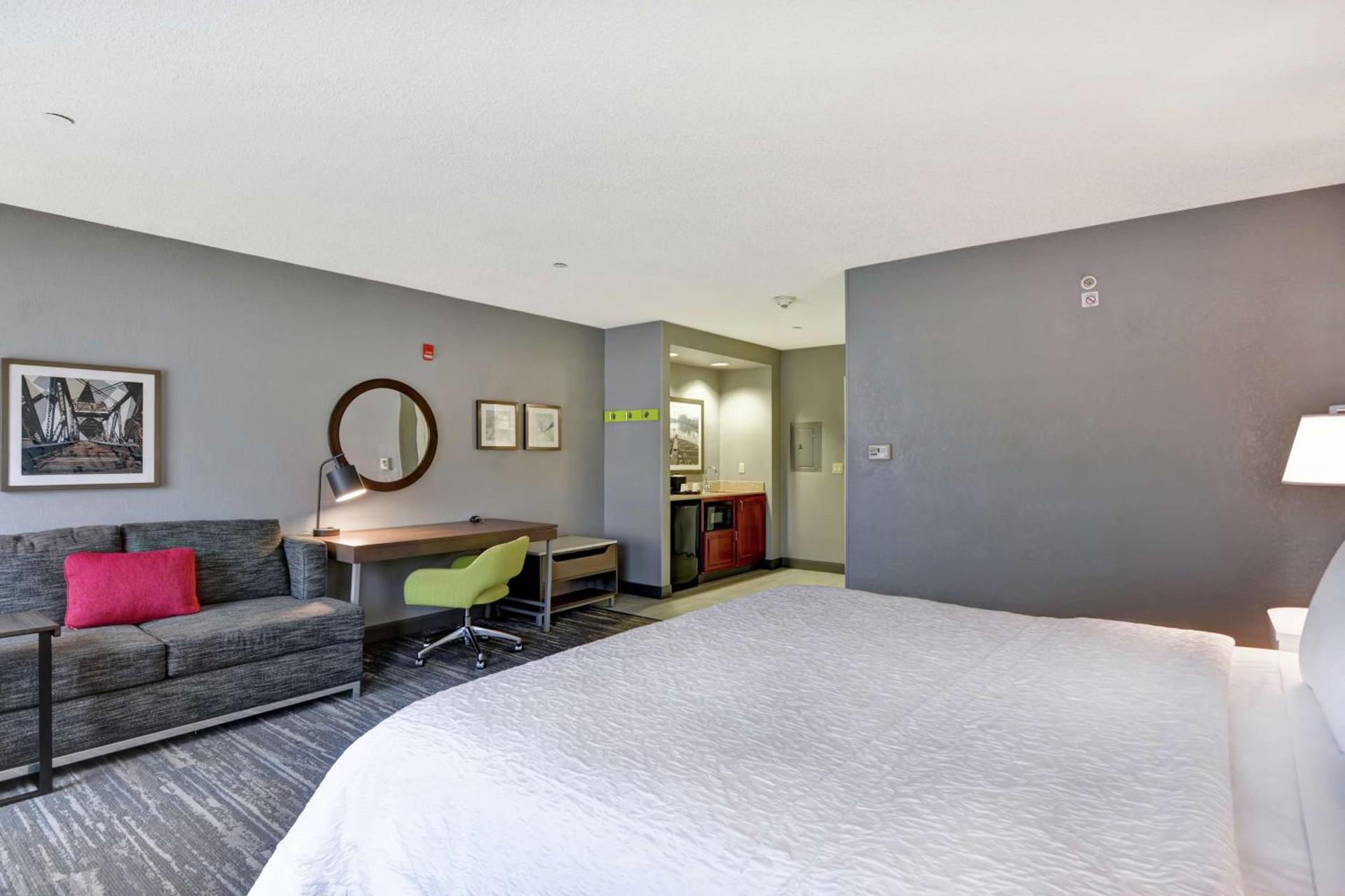 Hampton Inn & Suites Newark-Harrison-Riverwalk photo 26