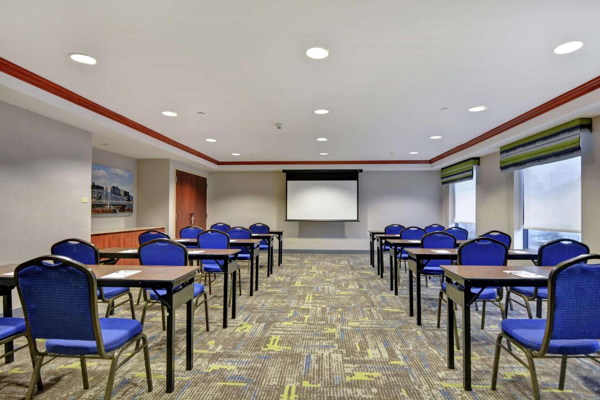 Hampton Inn & Suites Newark-Harrison-Riverwalk photo 27