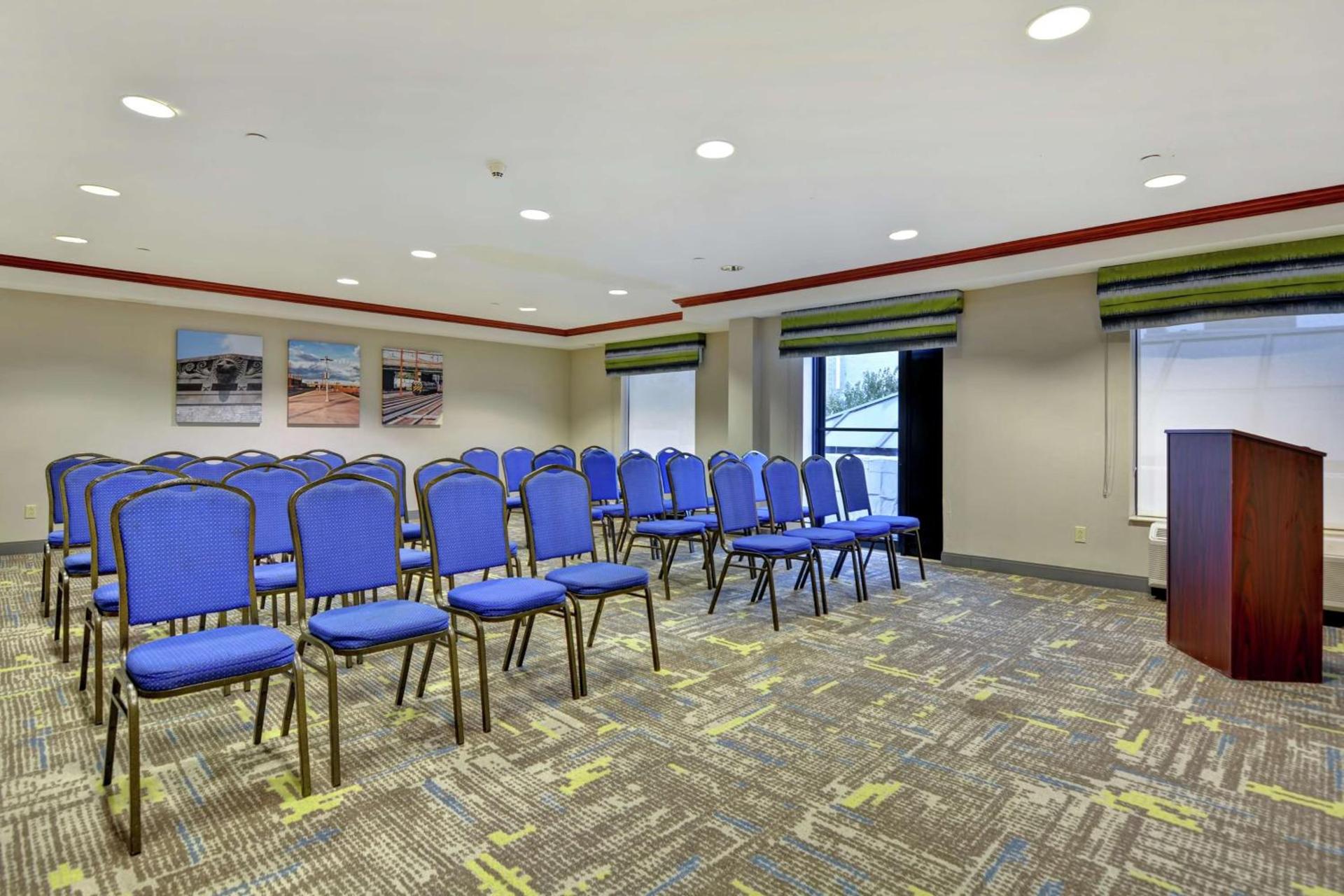 Hampton Inn & Suites Newark-Harrison-Riverwalk photo 30