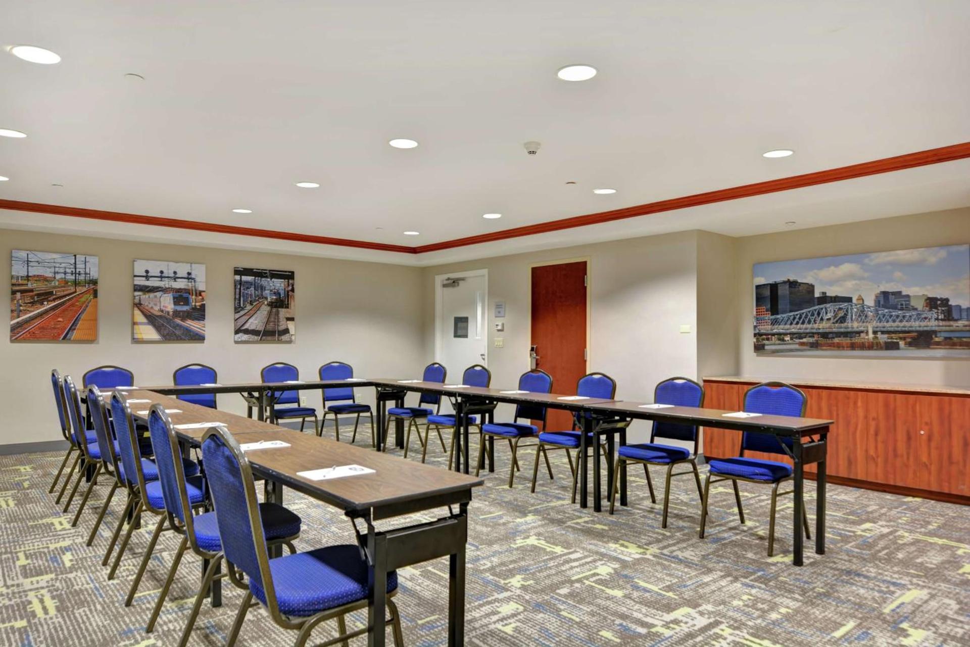 Hampton Inn & Suites Newark-Harrison-Riverwalk photo 32