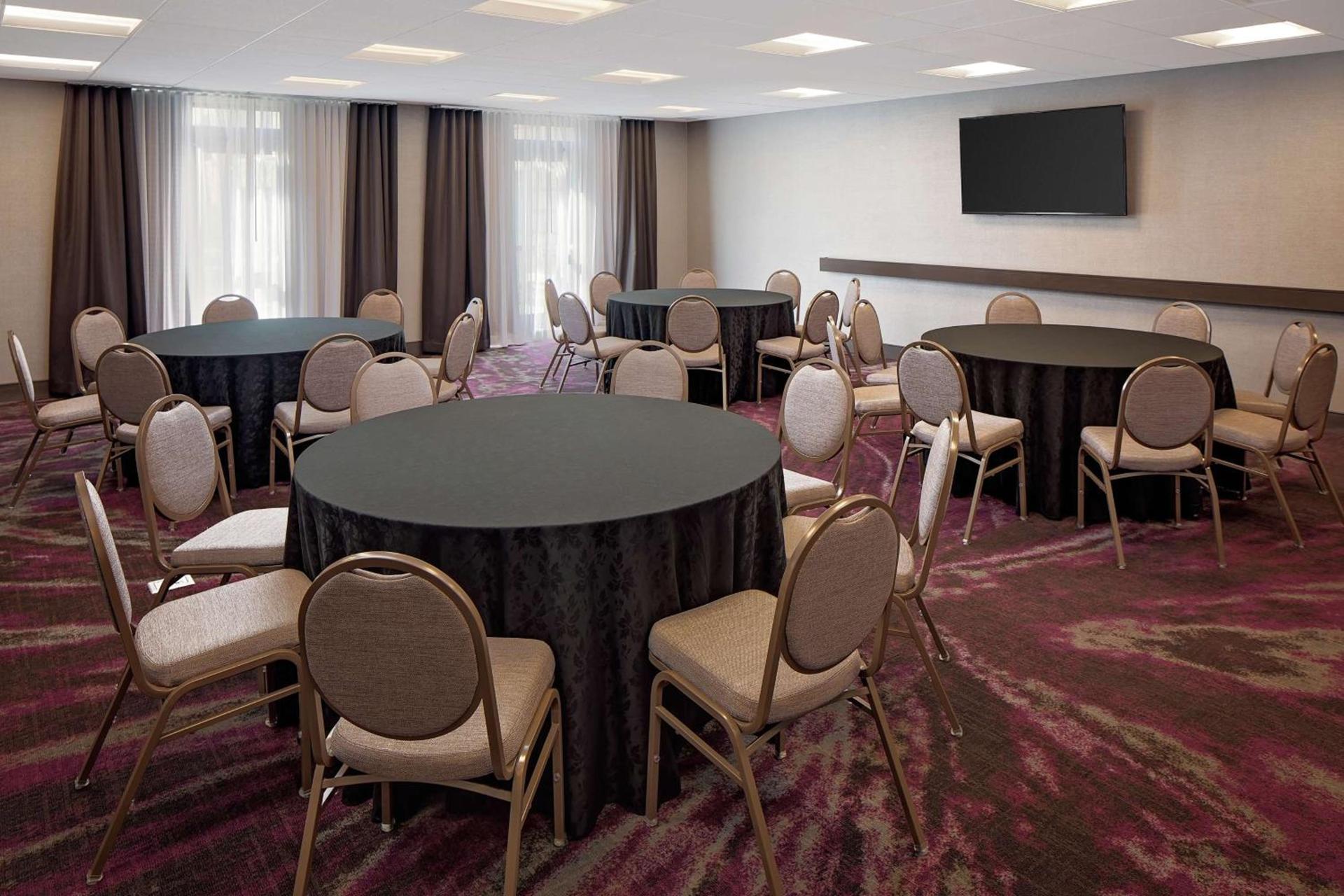 Homewood Suites By Hilton Ronkonkoma photo 14