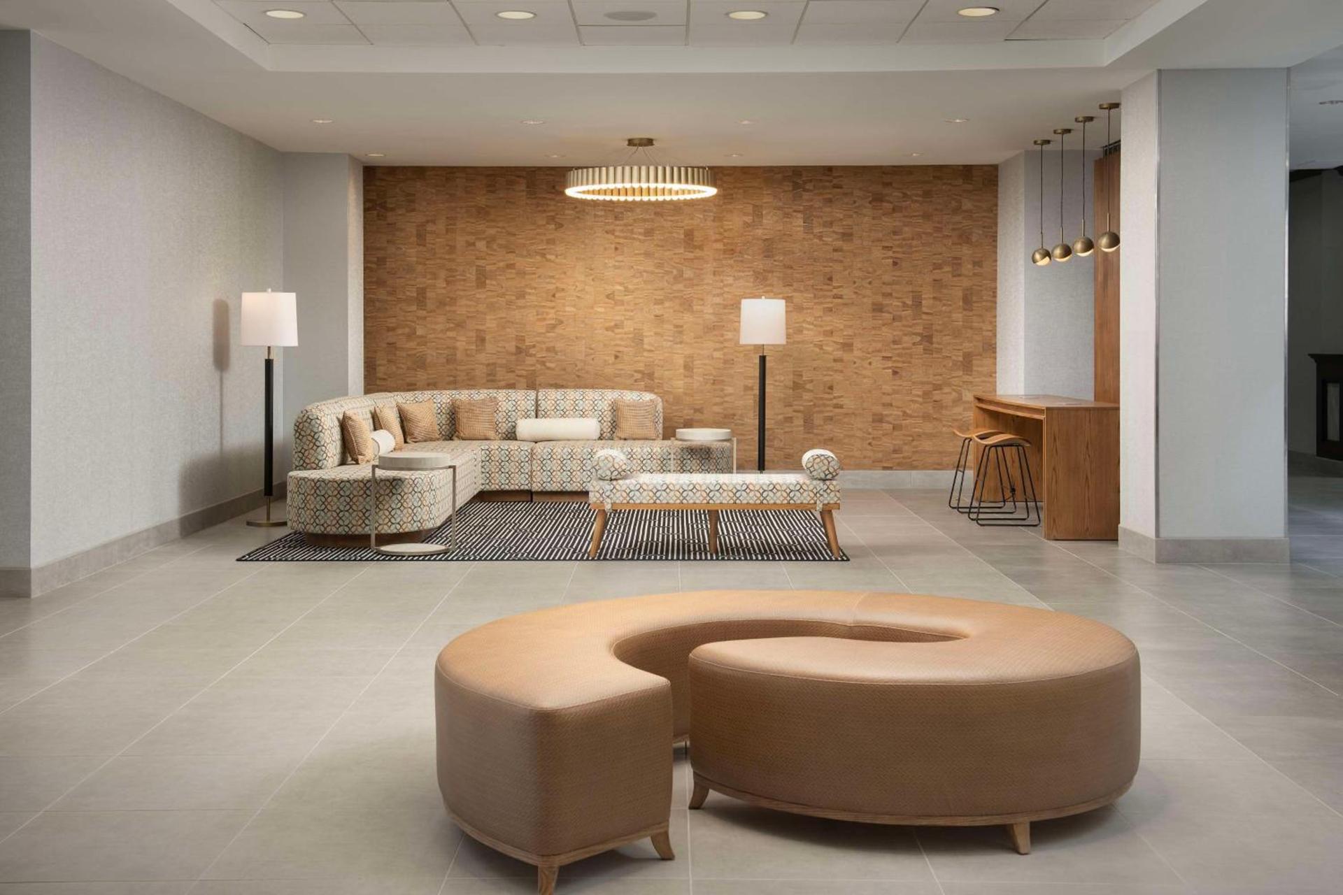 Embassy Suites by Hilton Dulles North Loudoun photo 4