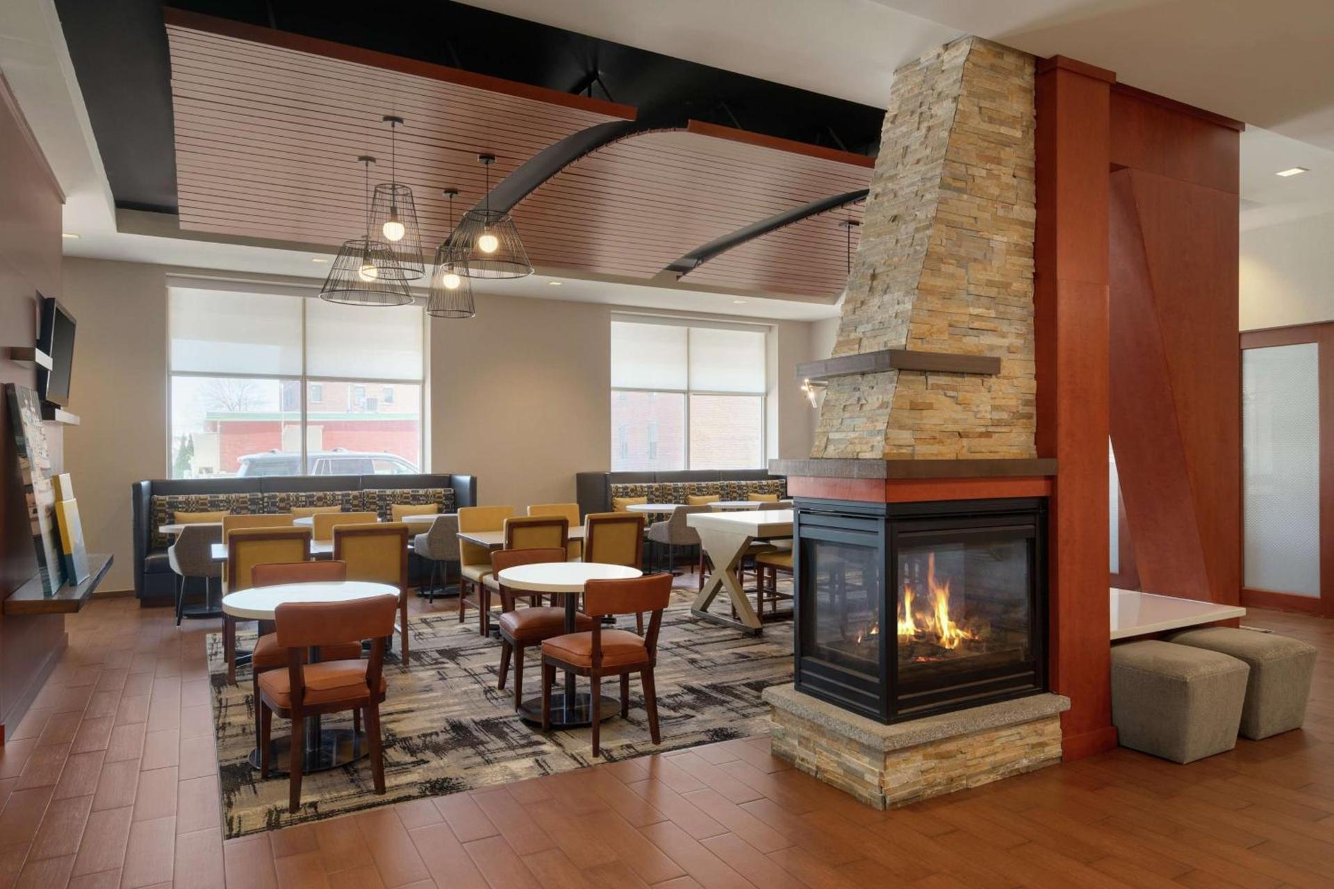 Hampton Inn Portland Downtown Waterfront photo 3