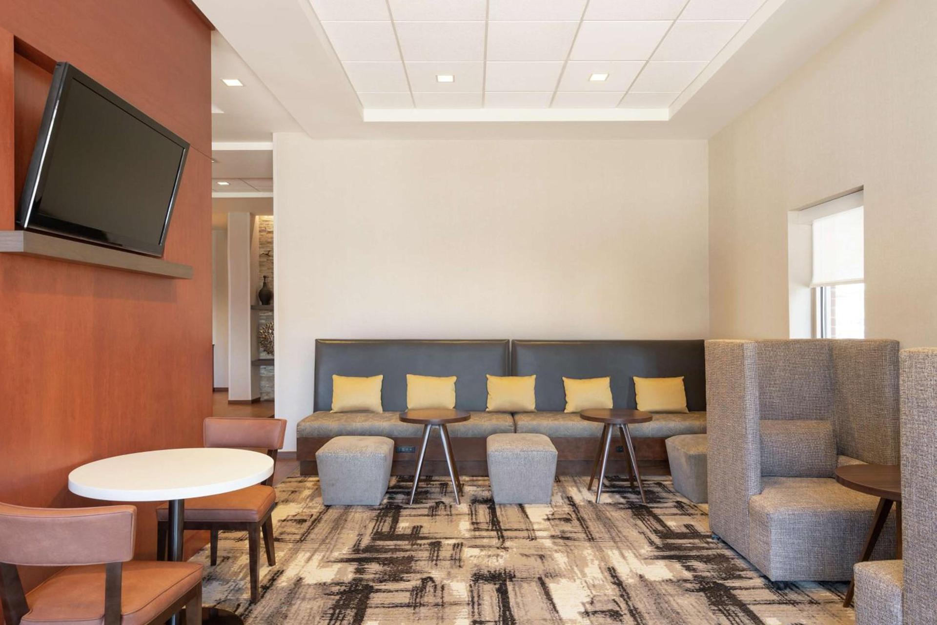 Hampton Inn Portland Downtown Waterfront photo 2